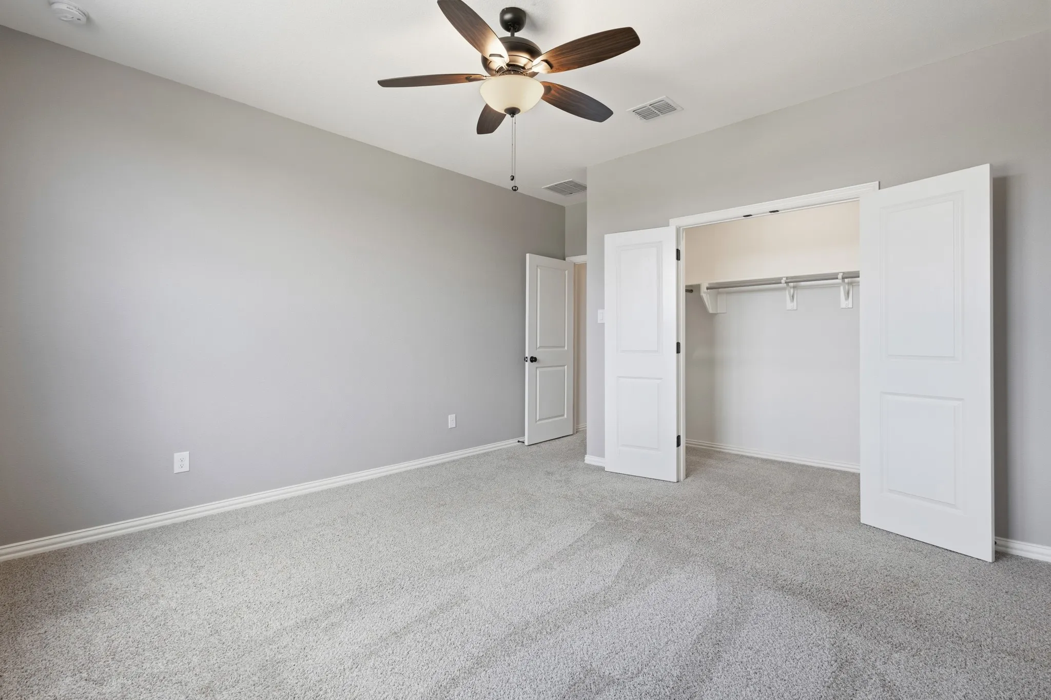 Single Family Residence For Sale in Ellis County , 410 Silo Court, Waxahachie, Texas 75167, 4 Bedroom, 3 Bathroom, 3 Garage spaces, 3,158 Sqft, built in 2022, mls#21405544, Real Estate Agent in Waxahachie, Homes For Sale in Ellis county, Homes For Sale in Waxahachie, Realtor in Waxahachie Texas, Real Estate Brokerage Independent Realty Texas, Luminita Cordes Realtor