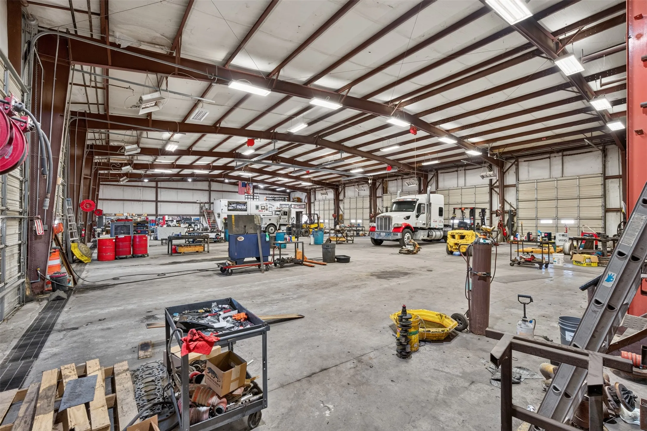 Industrial For Sale in Johnson County , 3670 W Highway 67, Cleburne, Texas 76033, 0, 0, Garage spaces, 11,200 Sqft, built in 2001, mls#21402916, Real Estate Agent in Cleburne, Homes For Sale in Johnson county, Homes For Sale in Cleburne, Realtor in Cleburne Texas, Real Estate Brokerage Independent Realty Texas, Luminita Cordes Realtor