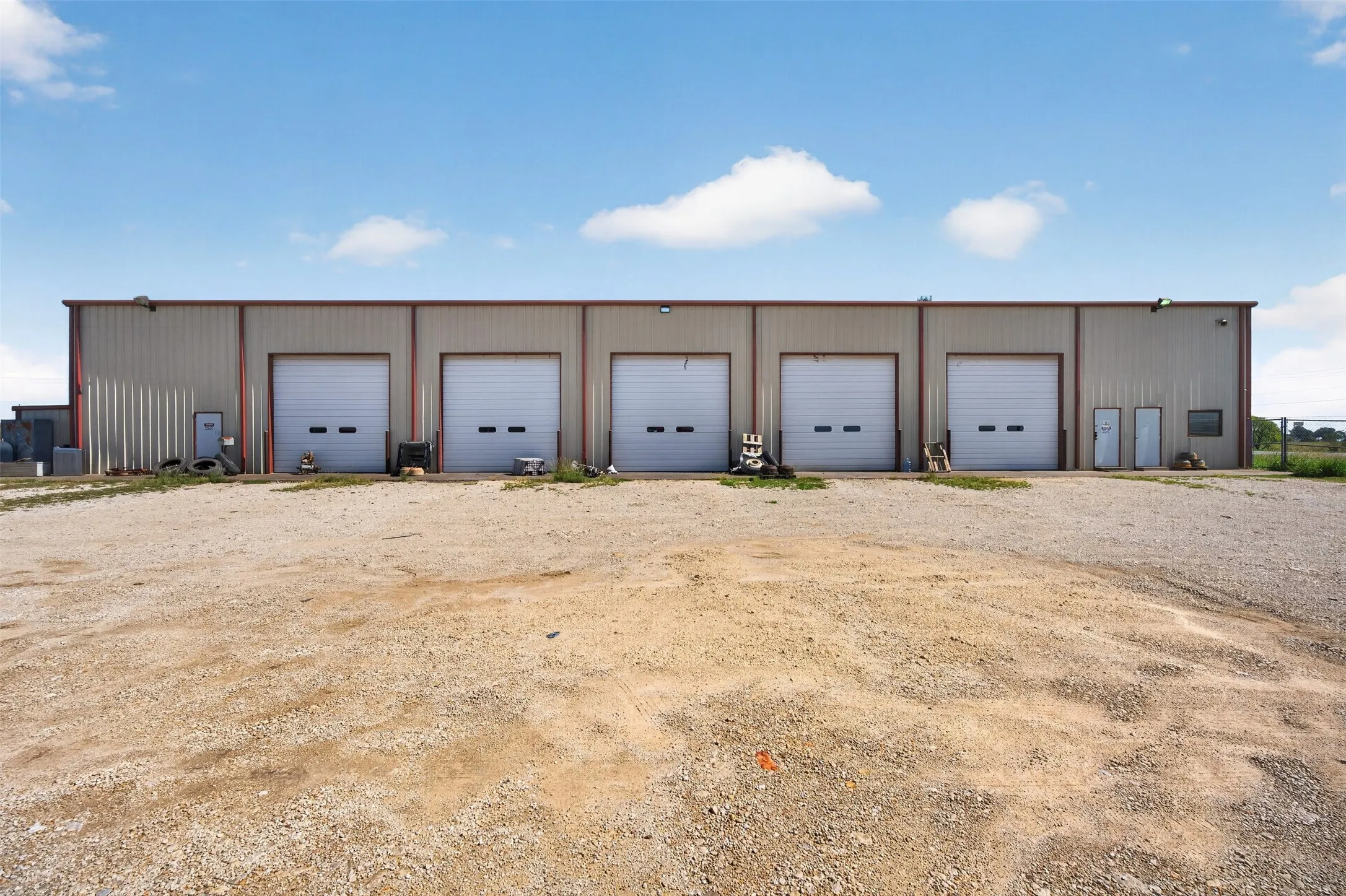 Industrial For Sale in Johnson County , 3670 W Highway 67, Cleburne, Texas 76033, 0, 0, Garage spaces, 11,200 Sqft, built in 2001, mls#21402916, Real Estate Agent in Cleburne, Homes For Sale in Johnson county, Homes For Sale in Cleburne, Realtor in Cleburne Texas, Real Estate Brokerage Independent Realty Texas, Luminita Cordes Realtor