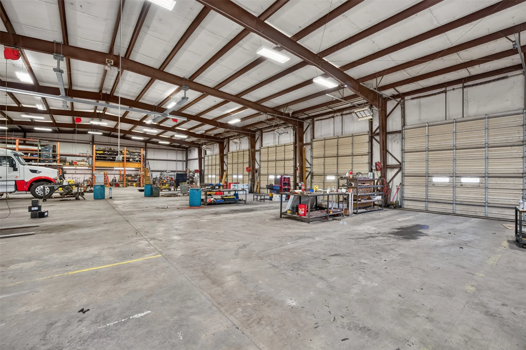 Industrial For Sale in Johnson County , 3670 W Highway 67, Cleburne, Texas 76033, 0, 0, Garage spaces, 11,200 Sqft, built in 2001, mls#21402916, Real Estate Agent in Cleburne, Homes For Sale in Johnson county, Homes For Sale in Cleburne, Realtor in Cleburne Texas, Real Estate Brokerage Independent Realty Texas, Luminita Cordes Realtor