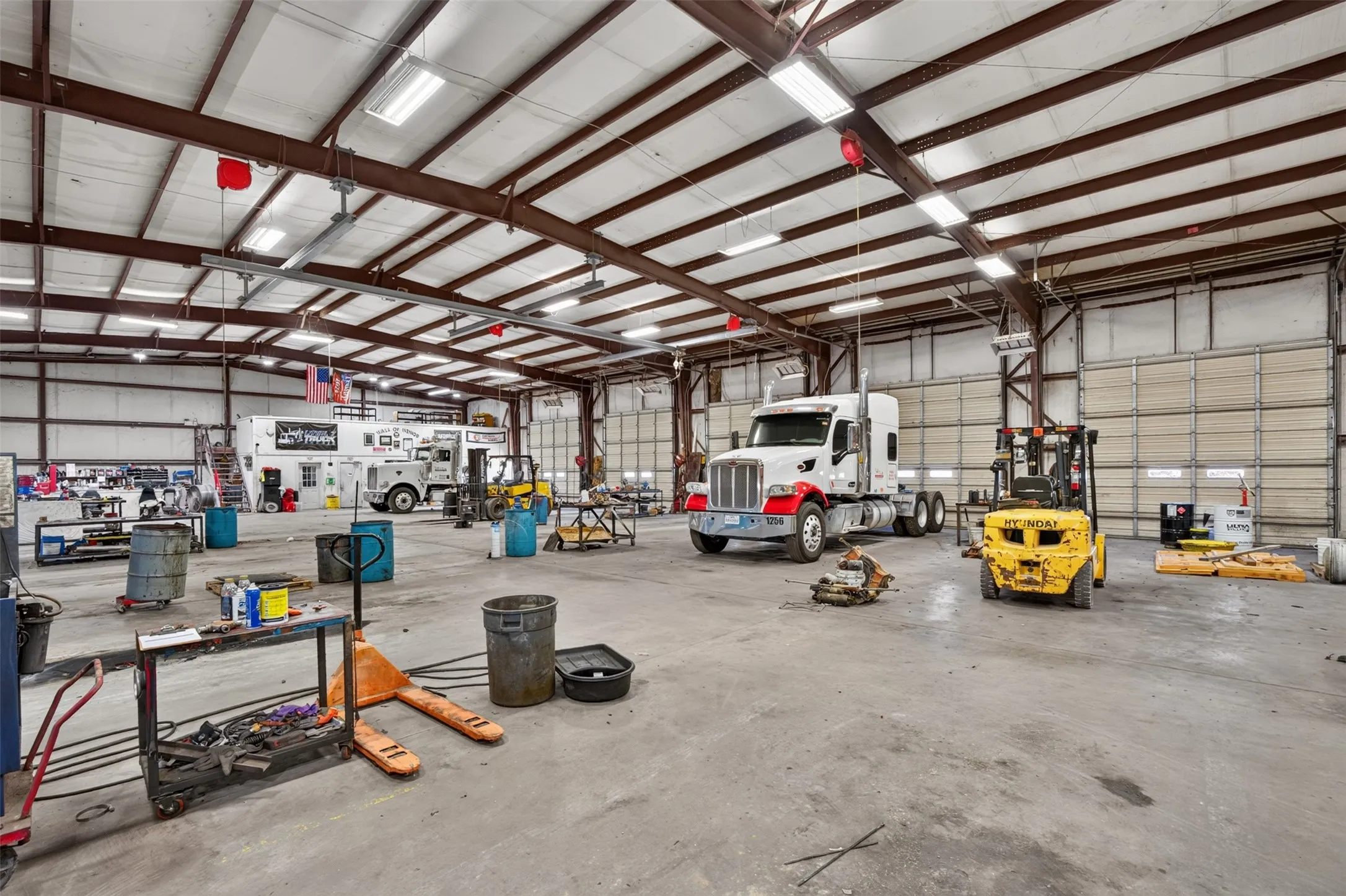Industrial For Sale in Johnson County , 3670 W Highway 67, Cleburne, Texas 76033, 0, 0, Garage spaces, 11,200 Sqft, built in 2001, mls#21402916, Real Estate Agent in Cleburne, Homes For Sale in Johnson county, Homes For Sale in Cleburne, Realtor in Cleburne Texas, Real Estate Brokerage Independent Realty Texas, Luminita Cordes Realtor