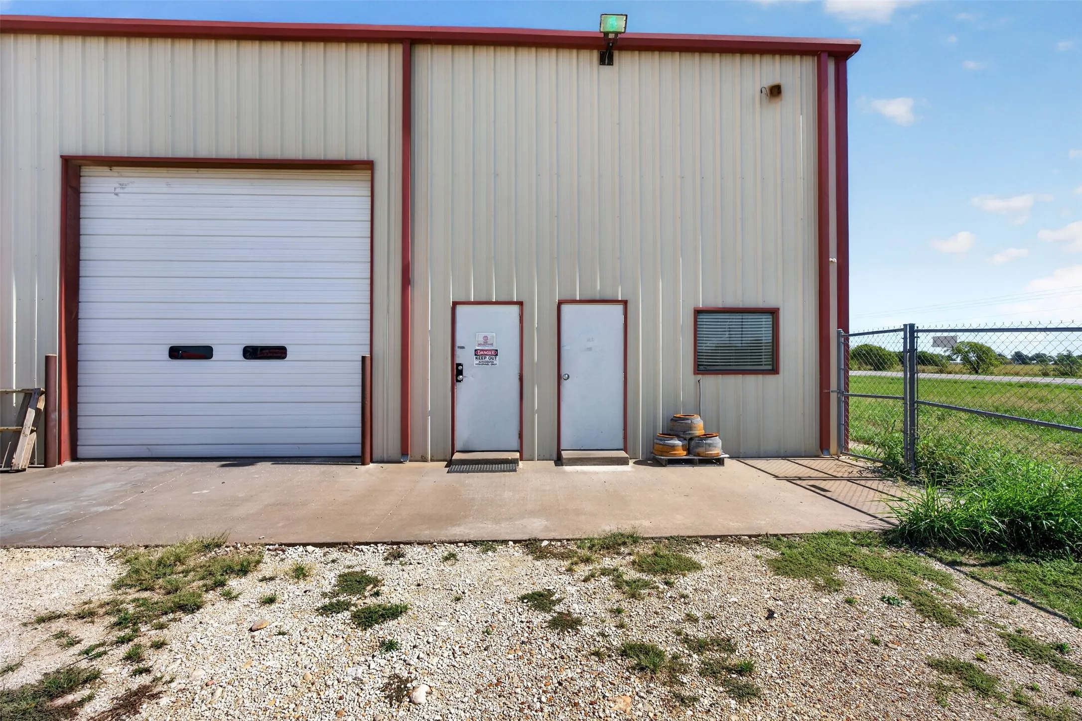 Industrial For Sale in Johnson County , 3670 W Highway 67, Cleburne, Texas 76033, 0, 0, Garage spaces, 11,200 Sqft, built in 2001, mls#21402916, Real Estate Agent in Cleburne, Homes For Sale in Johnson county, Homes For Sale in Cleburne, Realtor in Cleburne Texas, Real Estate Brokerage Independent Realty Texas, Luminita Cordes Realtor
