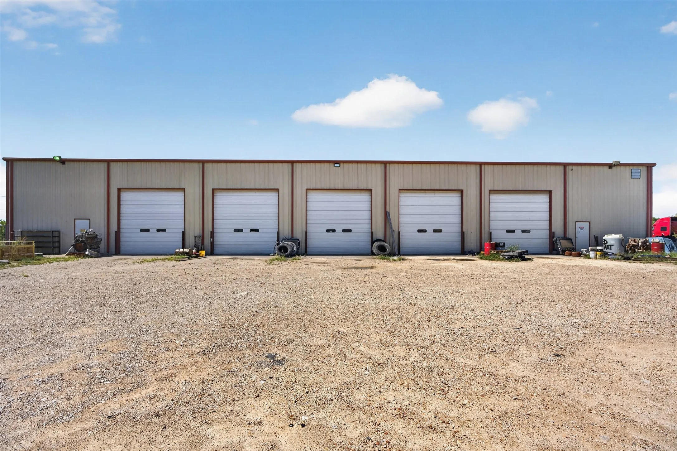 Industrial For Sale in Johnson County , 3670 W Highway 67, Cleburne, Texas 76033, 0, 0, Garage spaces, 11,200 Sqft, built in 2001, mls#21402916, Real Estate Agent in Cleburne, Homes For Sale in Johnson county, Homes For Sale in Cleburne, Realtor in Cleburne Texas, Real Estate Brokerage Independent Realty Texas, Luminita Cordes Realtor
