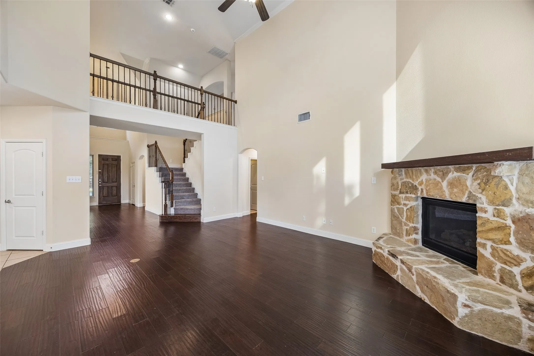 Single Family Residence For Rent in Collin County , 15994 Trail Glen Drive, Frisco, Texas 75035, 4 Bedroom, 4 Bathroom, 2 Garage spaces, 3,848 Sqft, built in 2012, mls#21405500, Real Estate Agent in Frisco, Homes For Rent in Collin county, Homes For Rent in Frisco, Realtor in Frisco Texas, Real Estate Brokerage Independent Realty Texas, Luminita Cordes Realtor
