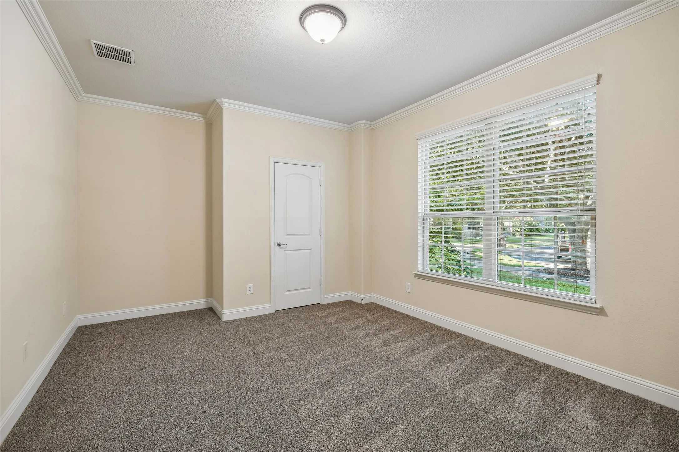 Single Family Residence For Rent in Collin County , 15994 Trail Glen Drive, Frisco, Texas 75035, 4 Bedroom, 4 Bathroom, 2 Garage spaces, 3,848 Sqft, built in 2012, mls#21405500, Real Estate Agent in Frisco, Homes For Rent in Collin county, Homes For Rent in Frisco, Realtor in Frisco Texas, Real Estate Brokerage Independent Realty Texas, Luminita Cordes Realtor
