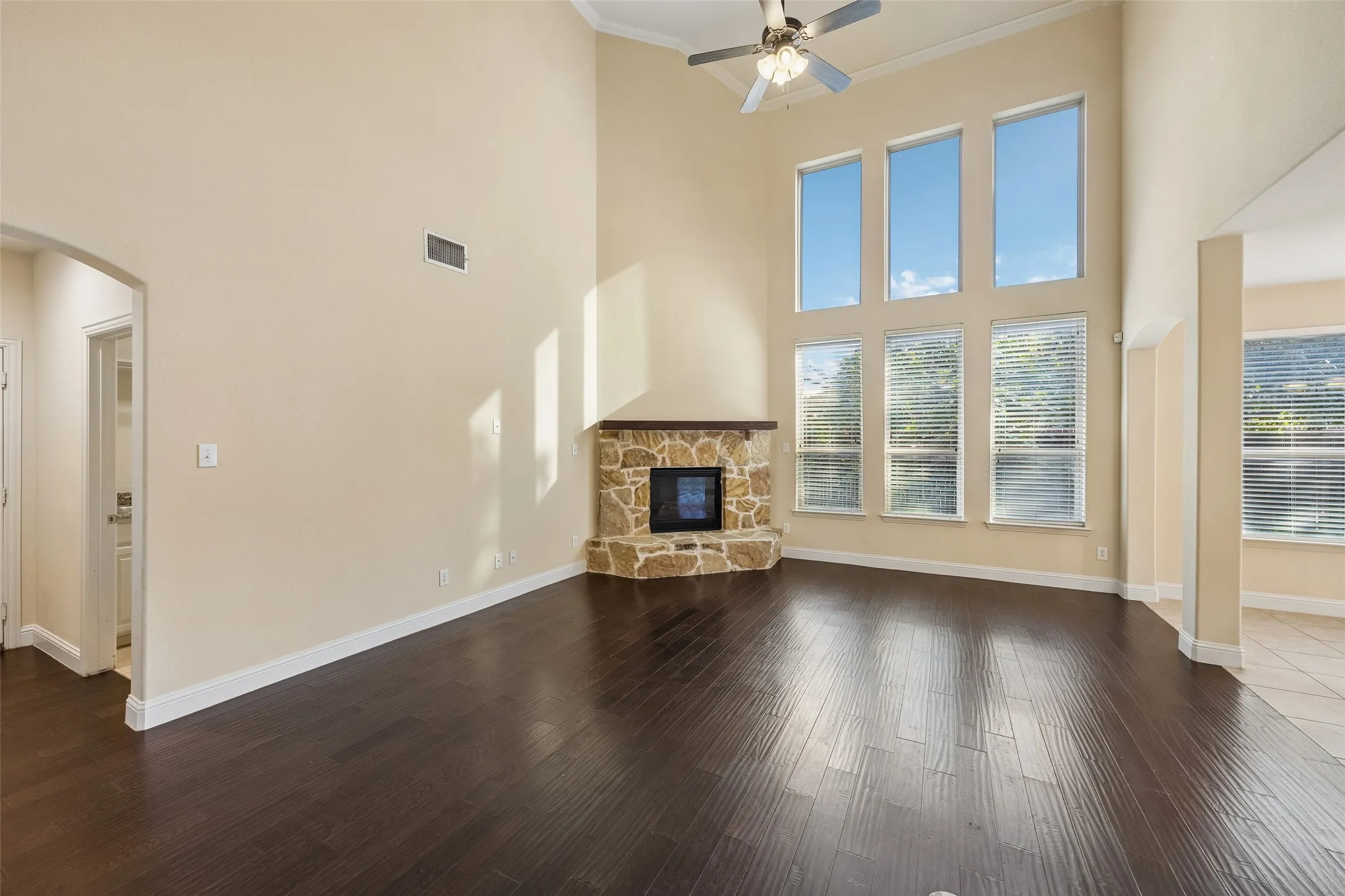 Single Family Residence For Rent in Collin County , 15994 Trail Glen Drive, Frisco, Texas 75035, 4 Bedroom, 4 Bathroom, 2 Garage spaces, 3,848 Sqft, built in 2012, mls#21405500, Real Estate Agent in Frisco, Homes For Rent in Collin county, Homes For Rent in Frisco, Realtor in Frisco Texas, Real Estate Brokerage Independent Realty Texas, Luminita Cordes Realtor