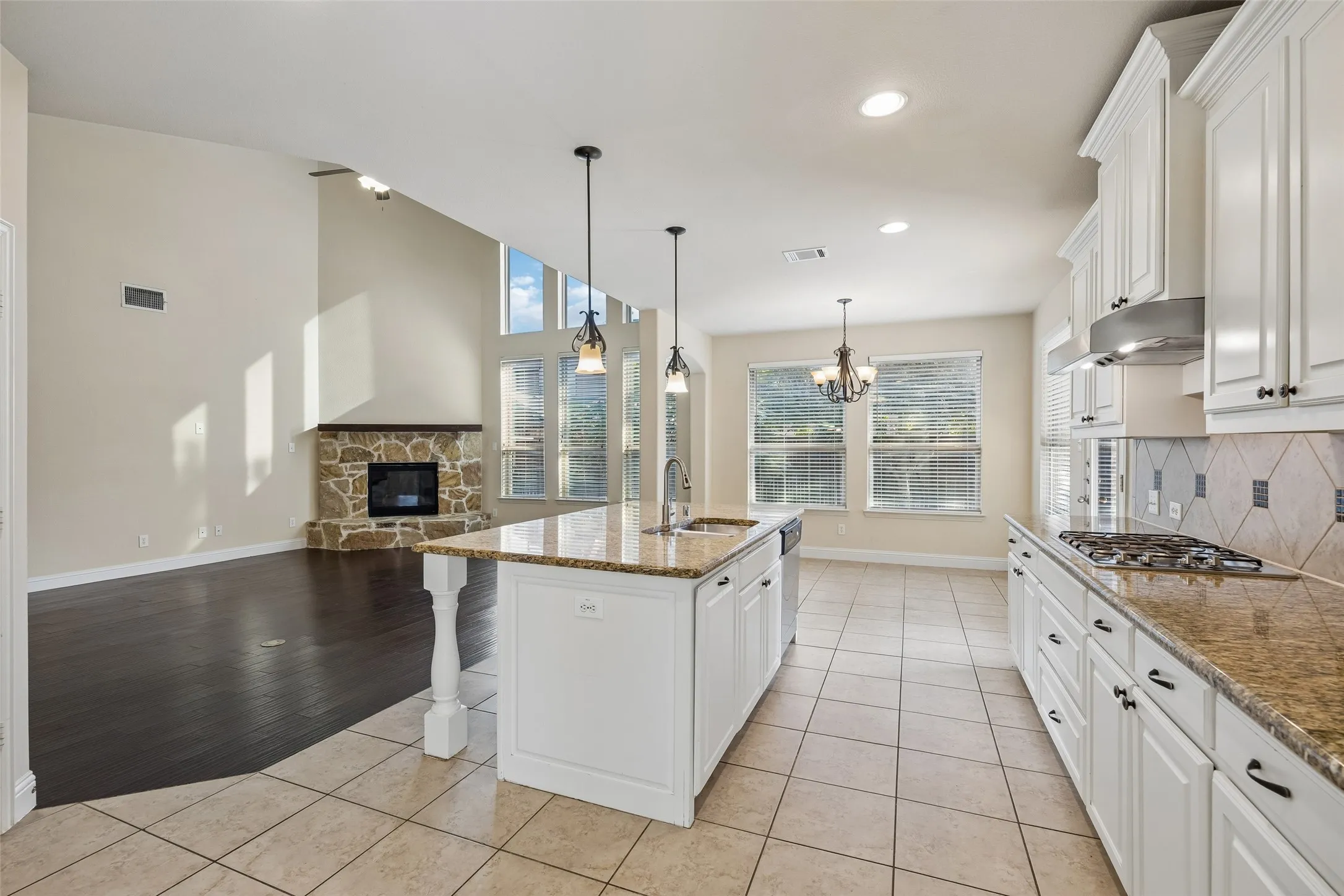 Single Family Residence For Rent in Collin County , 15994 Trail Glen Drive, Frisco, Texas 75035, 4 Bedroom, 4 Bathroom, 2 Garage spaces, 3,848 Sqft, built in 2012, mls#21405500, Real Estate Agent in Frisco, Homes For Rent in Collin county, Homes For Rent in Frisco, Realtor in Frisco Texas, Real Estate Brokerage Independent Realty Texas, Luminita Cordes Realtor