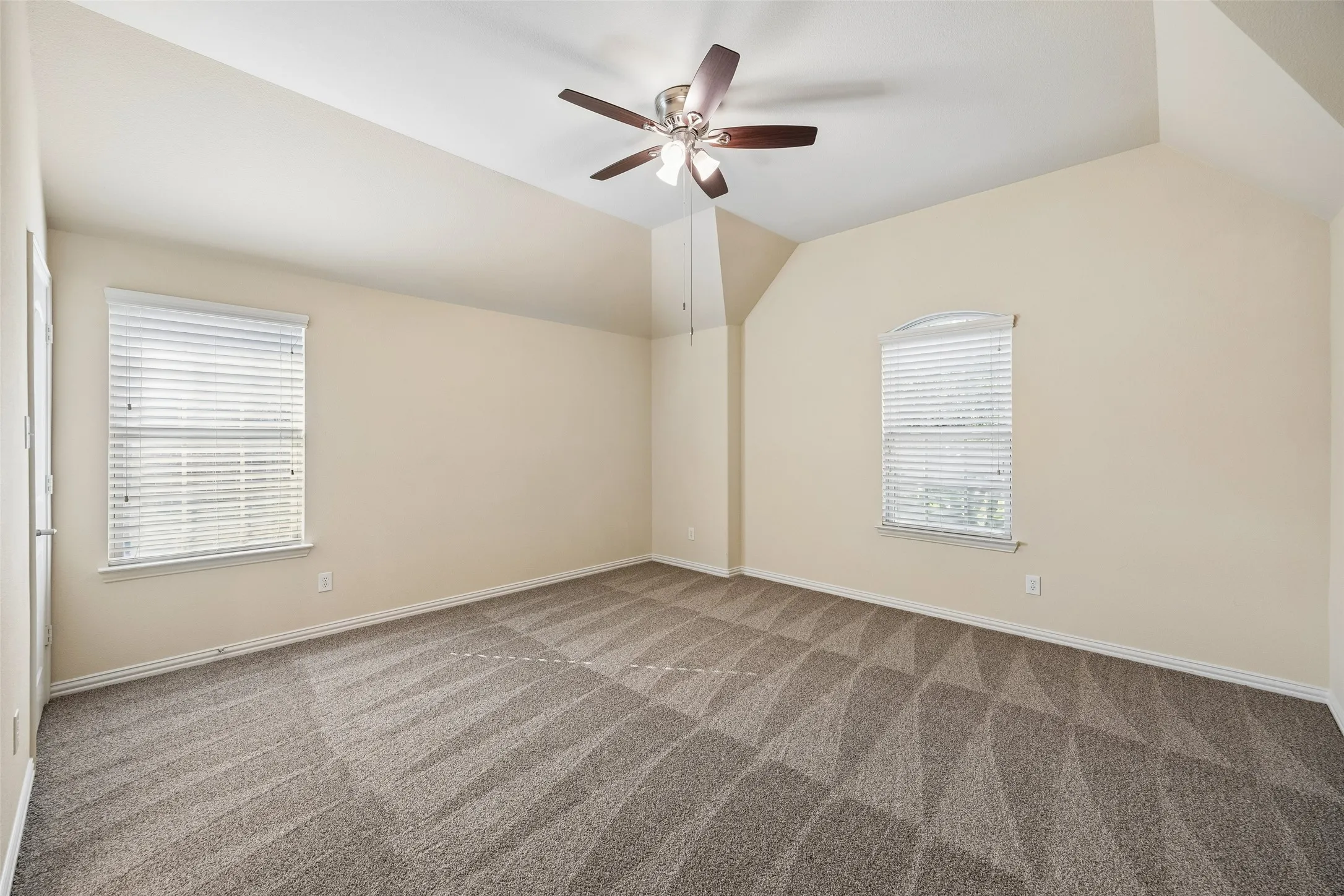 Single Family Residence For Rent in Collin County , 15994 Trail Glen Drive, Frisco, Texas 75035, 4 Bedroom, 4 Bathroom, 2 Garage spaces, 3,848 Sqft, built in 2012, mls#21405500, Real Estate Agent in Frisco, Homes For Rent in Collin county, Homes For Rent in Frisco, Realtor in Frisco Texas, Real Estate Brokerage Independent Realty Texas, Luminita Cordes Realtor