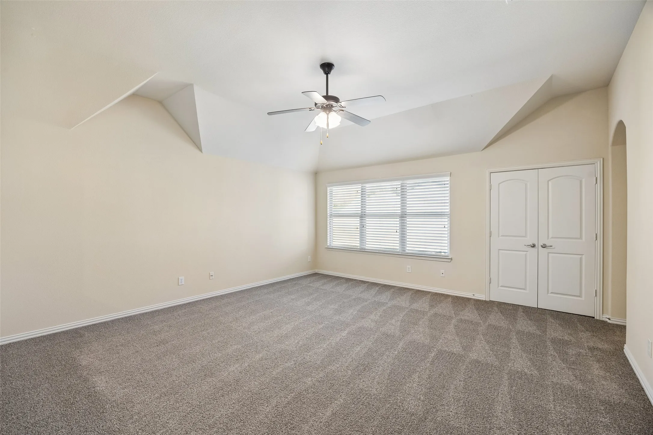 Single Family Residence For Rent in Collin County , 15994 Trail Glen Drive, Frisco, Texas 75035, 4 Bedroom, 4 Bathroom, 2 Garage spaces, 3,848 Sqft, built in 2012, mls#21405500, Real Estate Agent in Frisco, Homes For Rent in Collin county, Homes For Rent in Frisco, Realtor in Frisco Texas, Real Estate Brokerage Independent Realty Texas, Luminita Cordes Realtor
