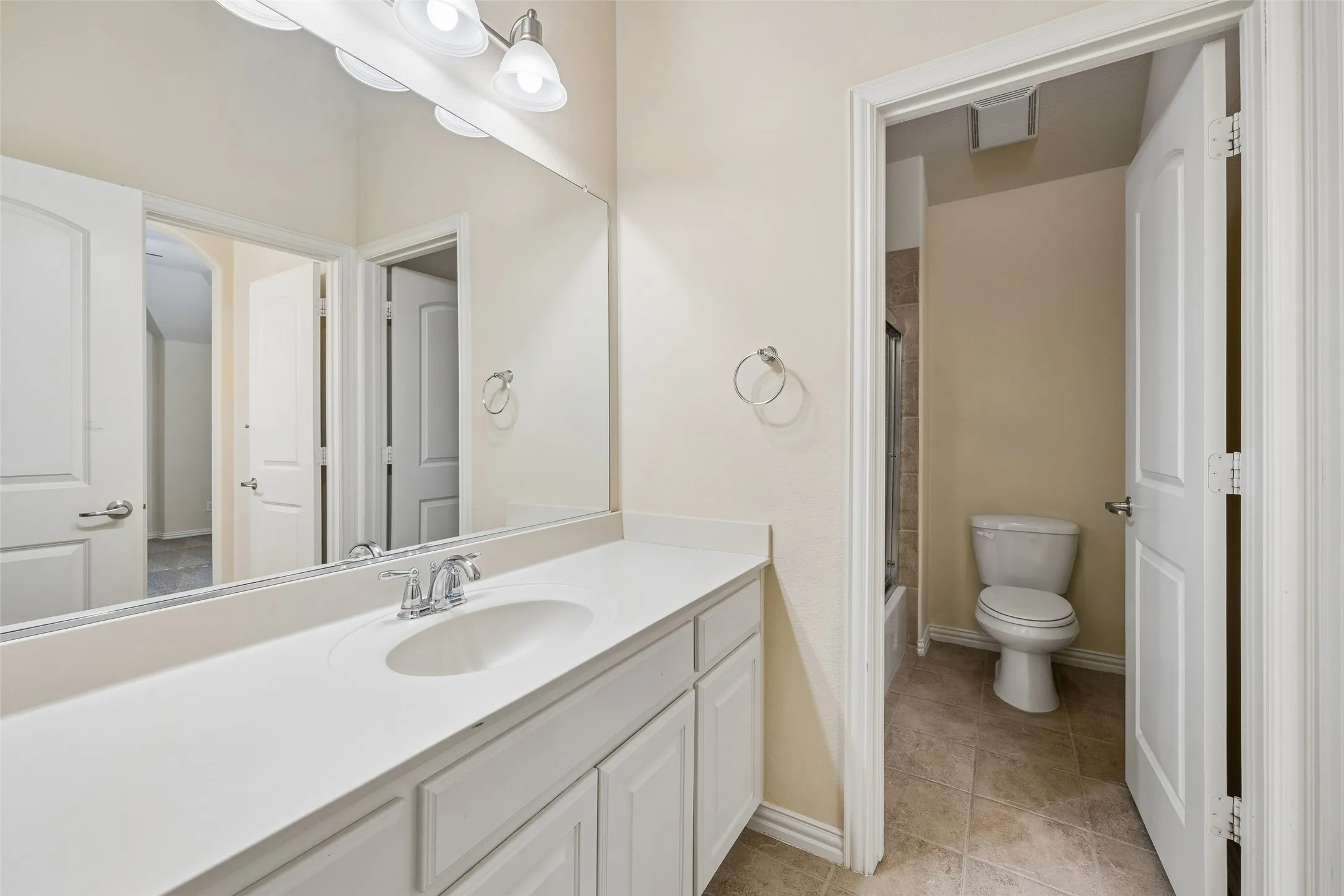 Single Family Residence For Rent in Collin County , 15994 Trail Glen Drive, Frisco, Texas 75035, 4 Bedroom, 4 Bathroom, 2 Garage spaces, 3,848 Sqft, built in 2012, mls#21405500, Real Estate Agent in Frisco, Homes For Rent in Collin county, Homes For Rent in Frisco, Realtor in Frisco Texas, Real Estate Brokerage Independent Realty Texas, Luminita Cordes Realtor