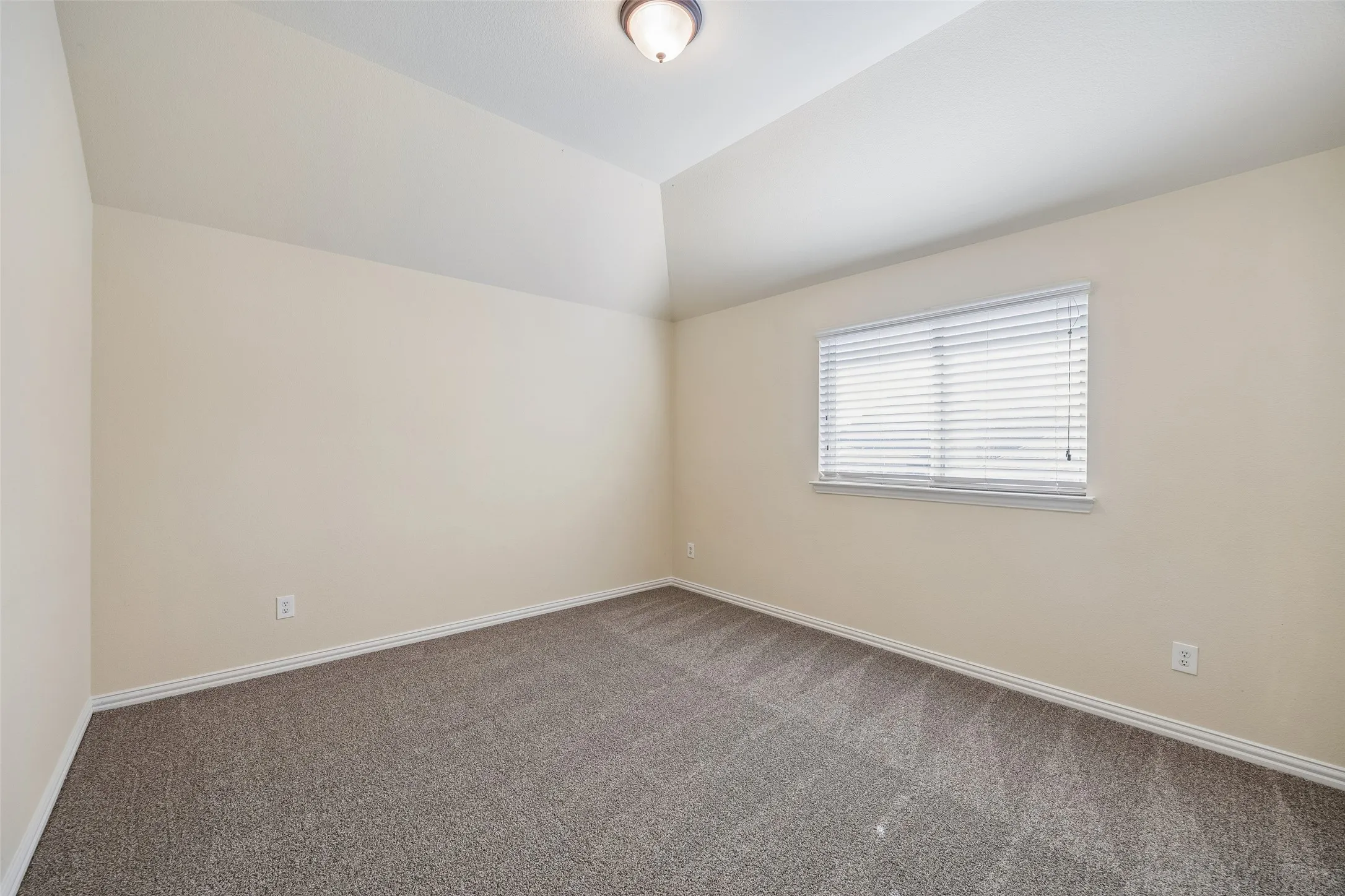 Single Family Residence For Rent in Collin County , 15994 Trail Glen Drive, Frisco, Texas 75035, 4 Bedroom, 4 Bathroom, 2 Garage spaces, 3,848 Sqft, built in 2012, mls#21405500, Real Estate Agent in Frisco, Homes For Rent in Collin county, Homes For Rent in Frisco, Realtor in Frisco Texas, Real Estate Brokerage Independent Realty Texas, Luminita Cordes Realtor