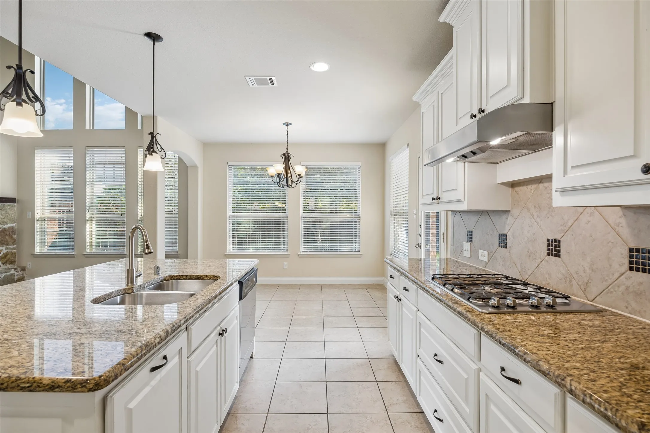 Single Family Residence For Rent in Collin County , 15994 Trail Glen Drive, Frisco, Texas 75035, 4 Bedroom, 4 Bathroom, 2 Garage spaces, 3,848 Sqft, built in 2012, mls#21405500, Real Estate Agent in Frisco, Homes For Rent in Collin county, Homes For Rent in Frisco, Realtor in Frisco Texas, Real Estate Brokerage Independent Realty Texas, Luminita Cordes Realtor