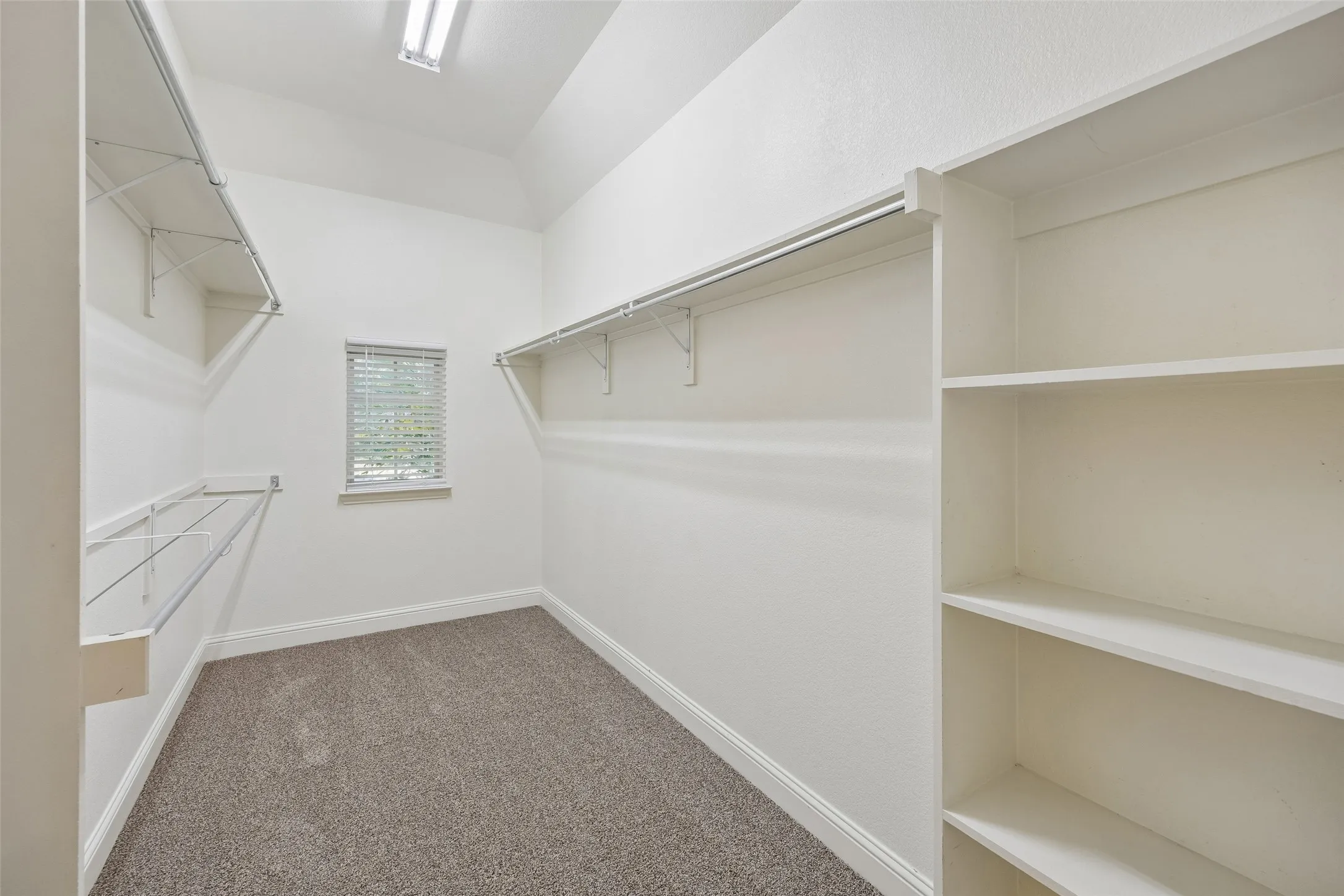 Single Family Residence For Rent in Collin County , 15994 Trail Glen Drive, Frisco, Texas 75035, 4 Bedroom, 4 Bathroom, 2 Garage spaces, 3,848 Sqft, built in 2012, mls#21405500, Real Estate Agent in Frisco, Homes For Rent in Collin county, Homes For Rent in Frisco, Realtor in Frisco Texas, Real Estate Brokerage Independent Realty Texas, Luminita Cordes Realtor