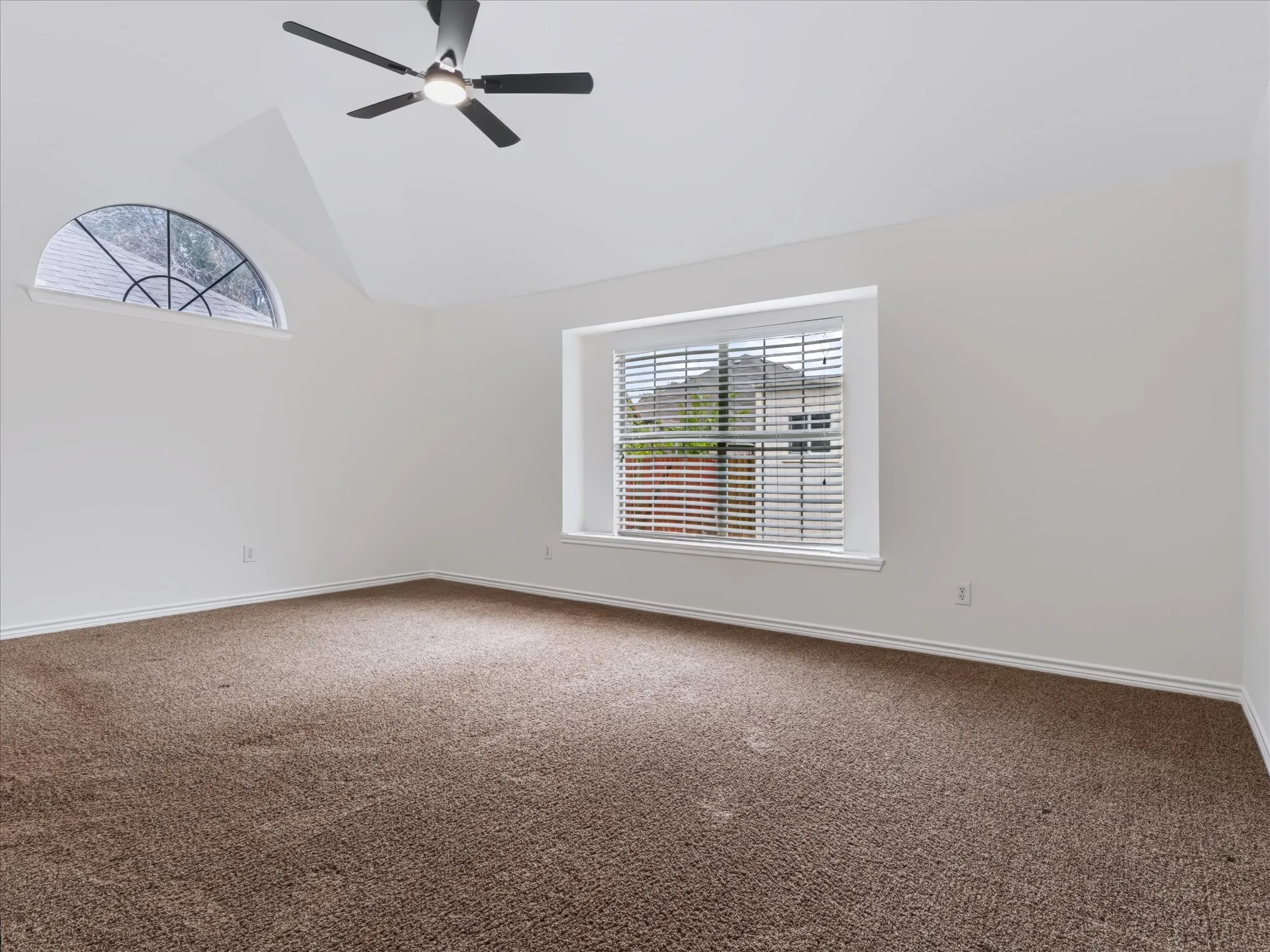 Single Family Residence For Sale in Tarrant County , 4908 Skymeadow Drive, Fort Worth, Texas 76135, 4 Bedroom, 2 Bathroom, 2 Garage spaces, 1,863 Sqft, built in 1999, mls#21397774, Real Estate Agent in Fort Worth, Homes For Sale in Tarrant county, Homes For Sale in Fort Worth, Realtor in Fort Worth Texas, Real Estate Brokerage Independent Realty Texas, Luminita Cordes Realtor
