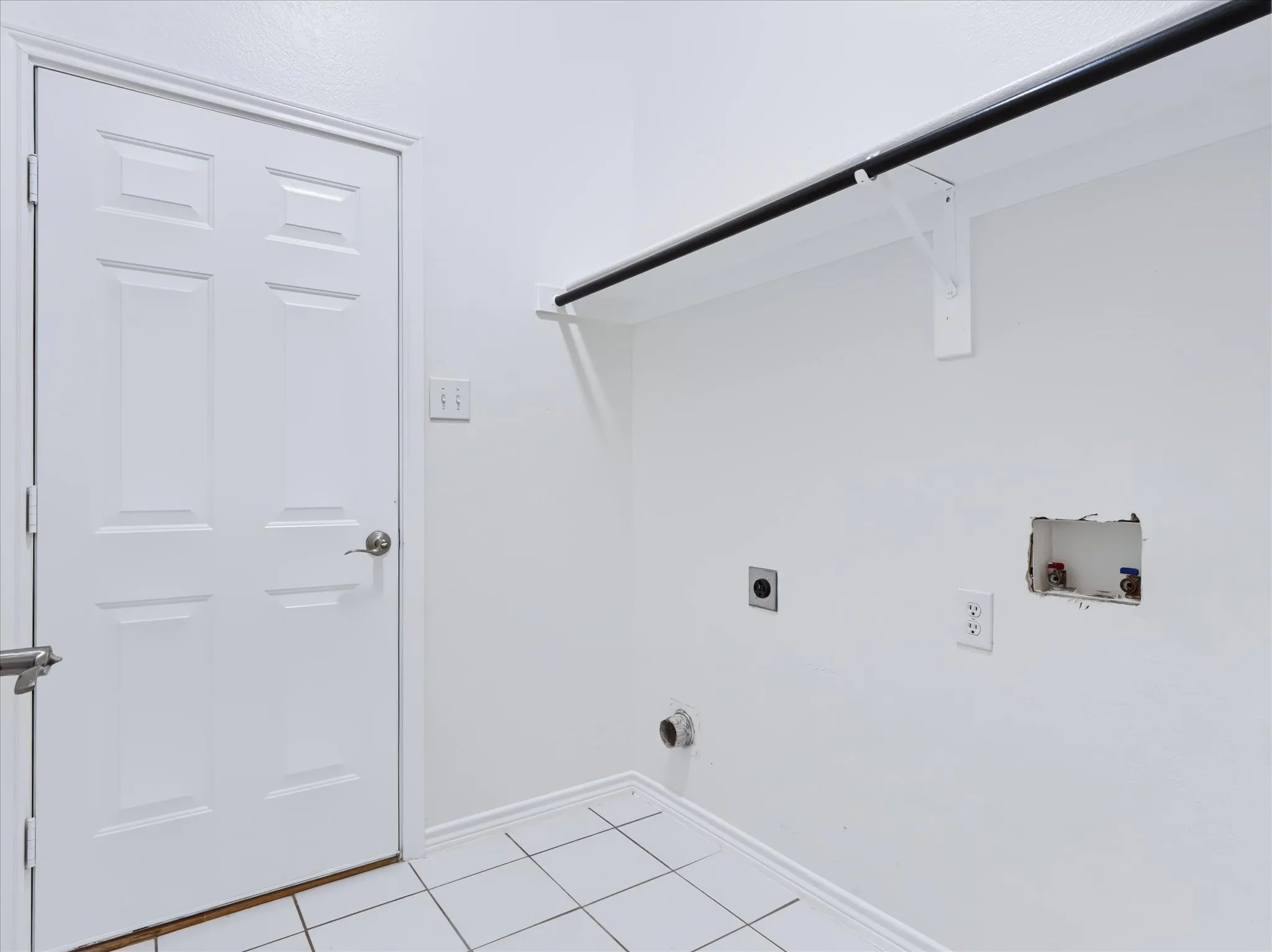 Single Family Residence For Sale in Tarrant County , 4908 Skymeadow Drive, Fort Worth, Texas 76135, 4 Bedroom, 2 Bathroom, 2 Garage spaces, 1,863 Sqft, built in 1999, mls#21397774, Real Estate Agent in Fort Worth, Homes For Sale in Tarrant county, Homes For Sale in Fort Worth, Realtor in Fort Worth Texas, Real Estate Brokerage Independent Realty Texas, Luminita Cordes Realtor