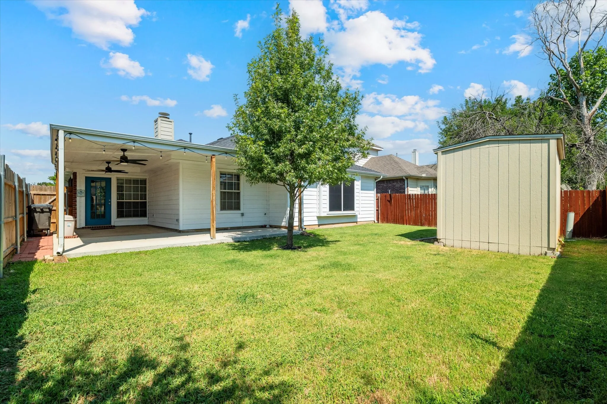 Single Family Residence For Sale in Tarrant County , 4908 Skymeadow Drive, Fort Worth, Texas 76135, 4 Bedroom, 2 Bathroom, 2 Garage spaces, 1,863 Sqft, built in 1999, mls#21397774, Real Estate Agent in Fort Worth, Homes For Sale in Tarrant county, Homes For Sale in Fort Worth, Realtor in Fort Worth Texas, Real Estate Brokerage Independent Realty Texas, Luminita Cordes Realtor