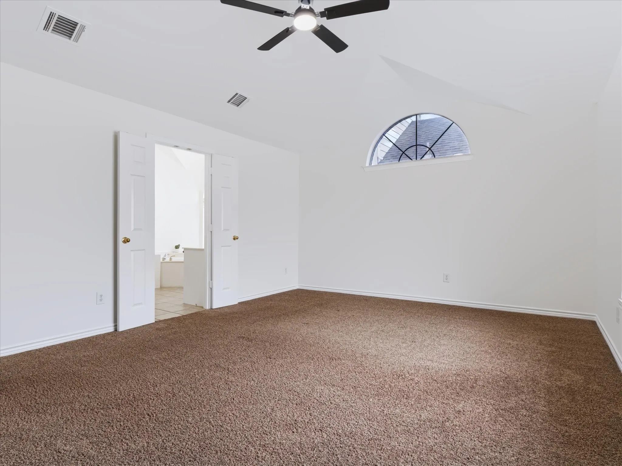 Single Family Residence For Sale in Tarrant County , 4908 Skymeadow Drive, Fort Worth, Texas 76135, 4 Bedroom, 2 Bathroom, 2 Garage spaces, 1,863 Sqft, built in 1999, mls#21397774, Real Estate Agent in Fort Worth, Homes For Sale in Tarrant county, Homes For Sale in Fort Worth, Realtor in Fort Worth Texas, Real Estate Brokerage Independent Realty Texas, Luminita Cordes Realtor