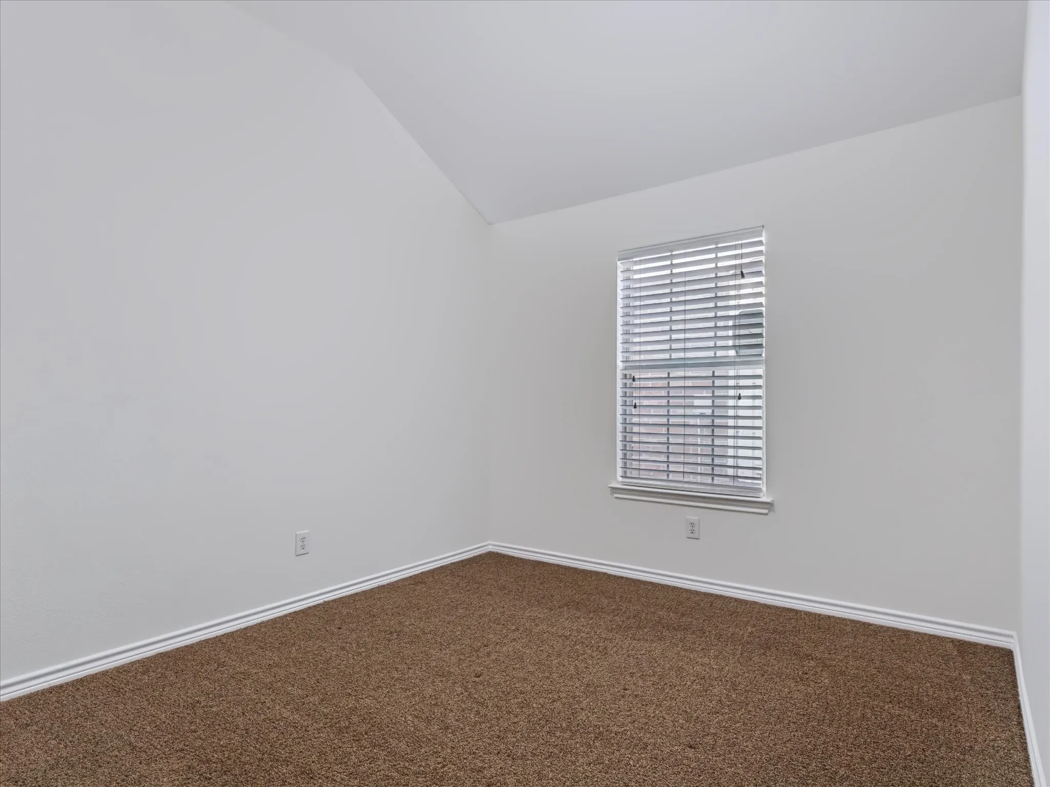 Single Family Residence For Sale in Tarrant County , 4908 Skymeadow Drive, Fort Worth, Texas 76135, 4 Bedroom, 2 Bathroom, 2 Garage spaces, 1,863 Sqft, built in 1999, mls#21397774, Real Estate Agent in Fort Worth, Homes For Sale in Tarrant county, Homes For Sale in Fort Worth, Realtor in Fort Worth Texas, Real Estate Brokerage Independent Realty Texas, Luminita Cordes Realtor