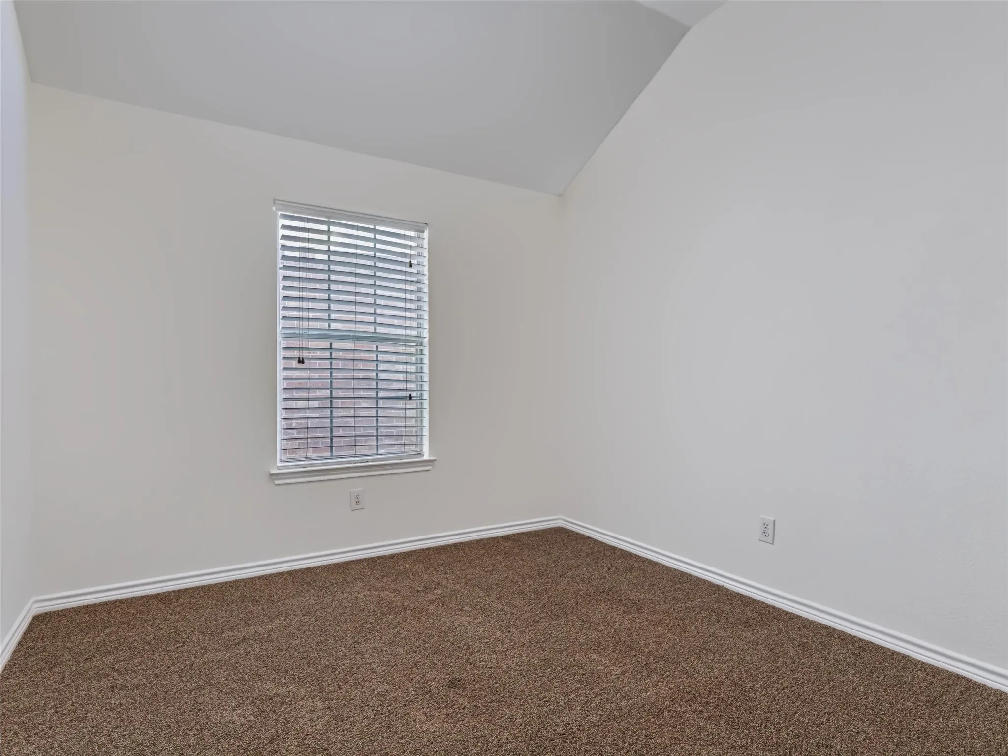 Single Family Residence For Sale in Tarrant County , 4908 Skymeadow Drive, Fort Worth, Texas 76135, 4 Bedroom, 2 Bathroom, 2 Garage spaces, 1,863 Sqft, built in 1999, mls#21397774, Real Estate Agent in Fort Worth, Homes For Sale in Tarrant county, Homes For Sale in Fort Worth, Realtor in Fort Worth Texas, Real Estate Brokerage Independent Realty Texas, Luminita Cordes Realtor