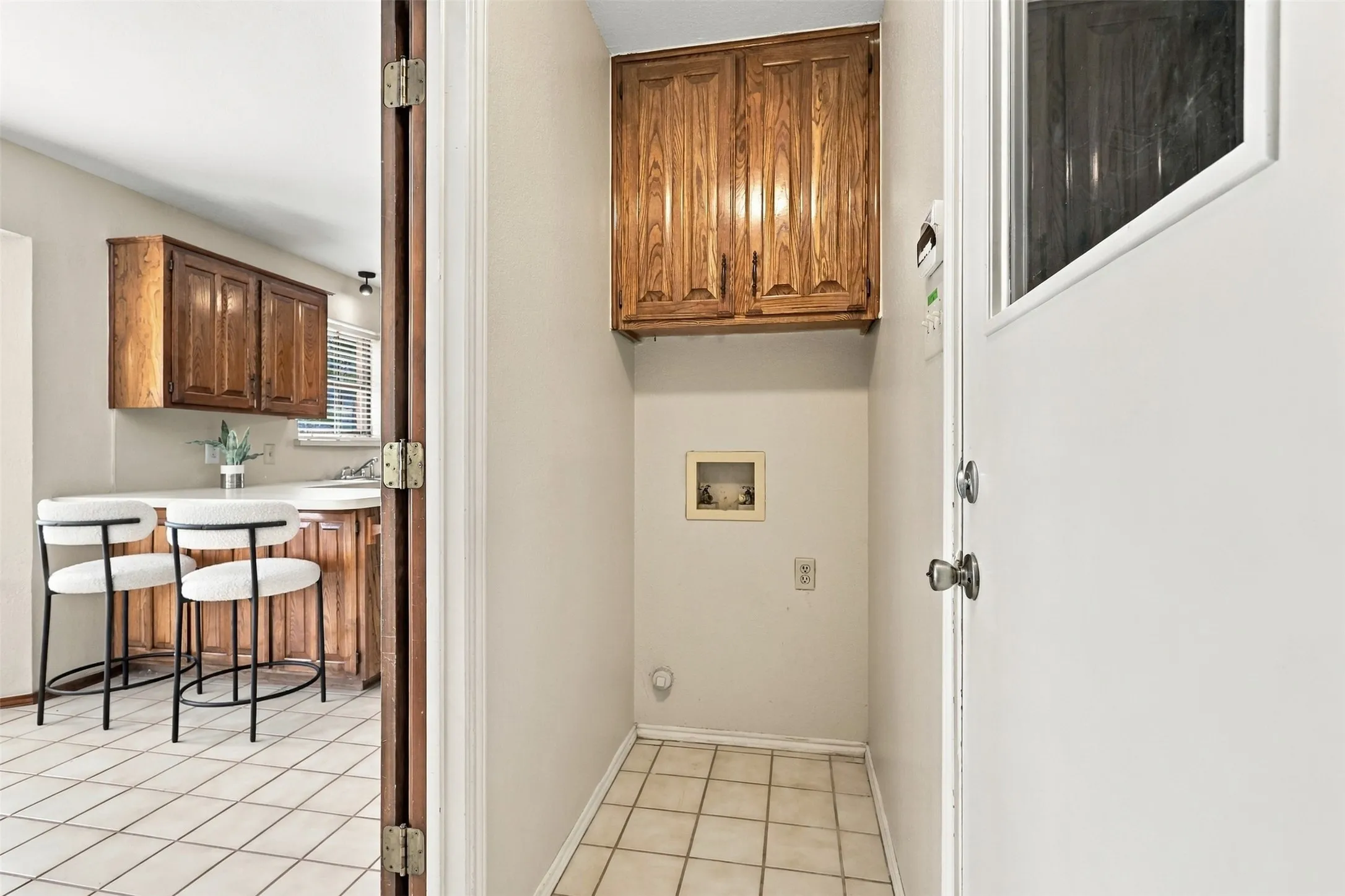 Single Family Residence For Sale in Tarrant County , 5304 Ridge Springs Court, Arlington, Texas 76017, 3 Bedroom, 2 Bathroom, 2 Garage spaces, 1,660 Sqft, built in 1984, mls#21386968, Real Estate Agent in Arlington, Homes For Sale in Tarrant county, Homes For Sale in Arlington, Realtor in Arlington Texas, Real Estate Brokerage Independent Realty Texas, Luminita Cordes Realtor
