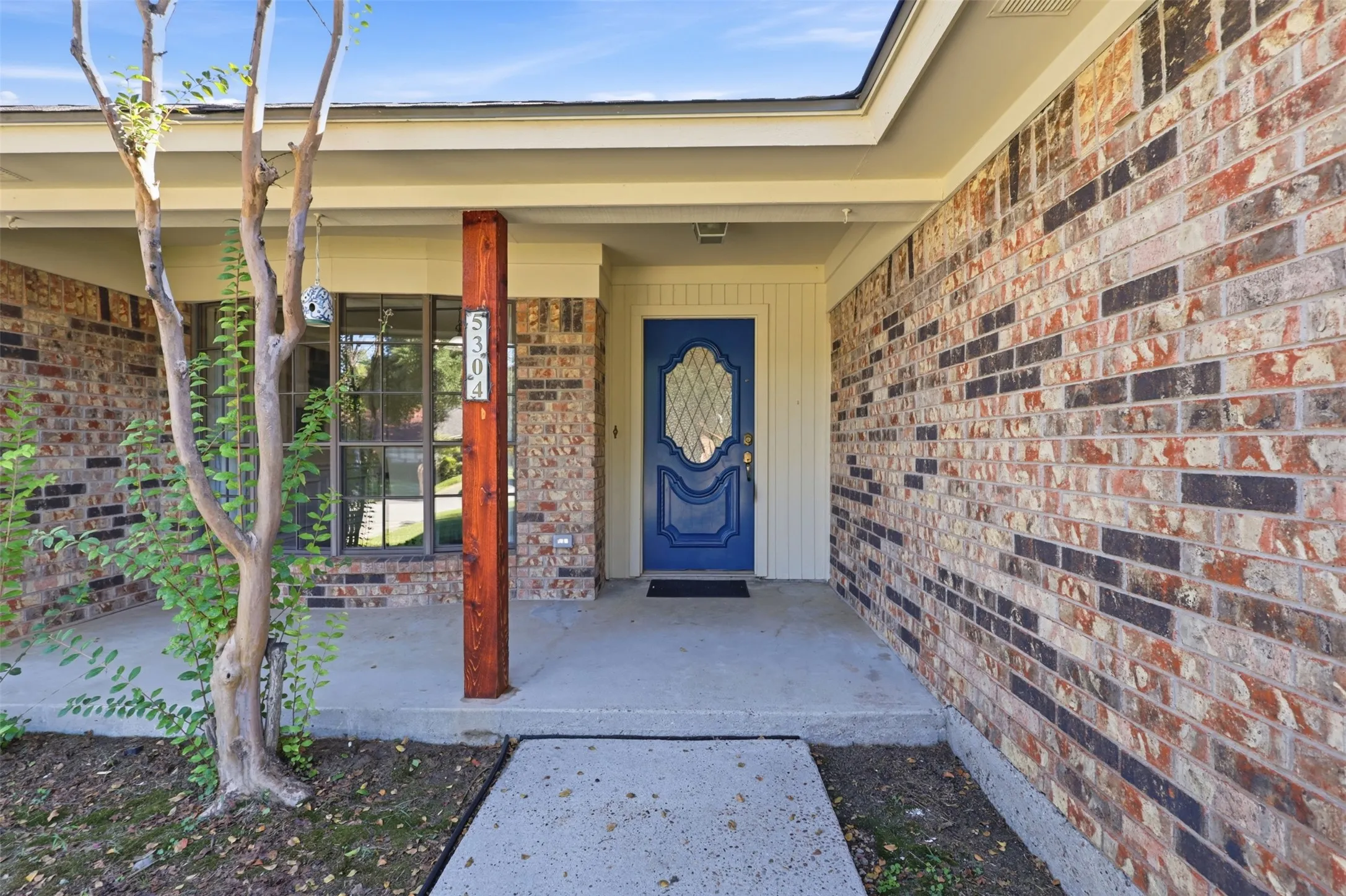 Single Family Residence For Sale in Tarrant County , 5304 Ridge Springs Court, Arlington, Texas 76017, 3 Bedroom, 2 Bathroom, 2 Garage spaces, 1,660 Sqft, built in 1984, mls#21386968, Real Estate Agent in Arlington, Homes For Sale in Tarrant county, Homes For Sale in Arlington, Realtor in Arlington Texas, Real Estate Brokerage Independent Realty Texas, Luminita Cordes Realtor