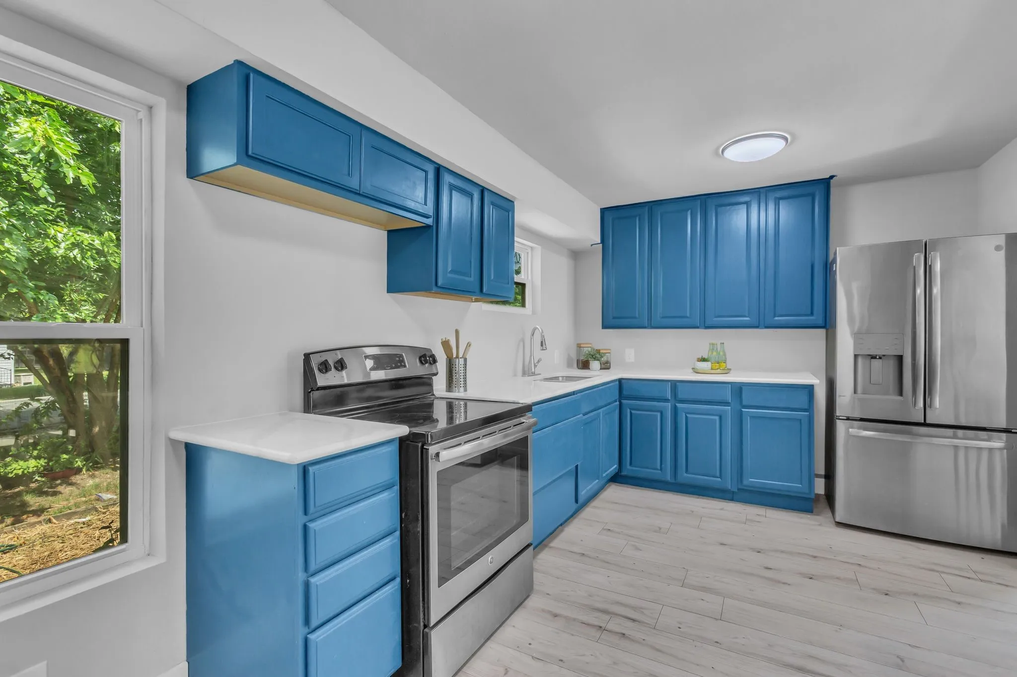 Single Family Residence For Sale in Ellis County , 110 N Hillside Street, Red Oak, Texas 75154, 3 Bedroom, 2 Bathroom, Garage spaces, 920 Sqft, built in 1952, mls#21398961, Real Estate Agent in Red Oak, Homes For Sale in Ellis county, Homes For Sale in Red Oak, Realtor in Red Oak Texas, Real Estate Brokerage Independent Realty Texas, Luminita Cordes Realtor