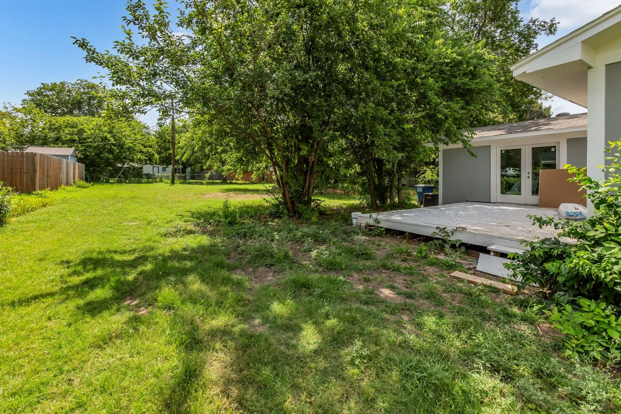 Single Family Residence For Sale in Ellis County , 110 N Hillside Street, Red Oak, Texas 75154, 3 Bedroom, 2 Bathroom, Garage spaces, 920 Sqft, built in 1952, mls#21398961, Real Estate Agent in Red Oak, Homes For Sale in Ellis county, Homes For Sale in Red Oak, Realtor in Red Oak Texas, Real Estate Brokerage Independent Realty Texas, Luminita Cordes Realtor