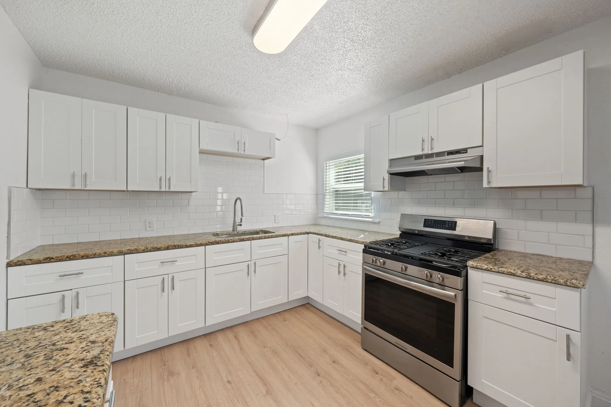Single Family Residence For Sale in Dallas County , 1608 Maple Drive, Garland, Texas 75042, 3 Bedroom, 2 Bathroom, Garage spaces, 1,330 Sqft, built in 1948, mls#21404475, Real Estate Agent in Garland, Homes For Sale in Dallas county, Homes For Sale in Garland, Realtor in Garland Texas, Real Estate Brokerage Independent Realty Texas, Luminita Cordes Realtor