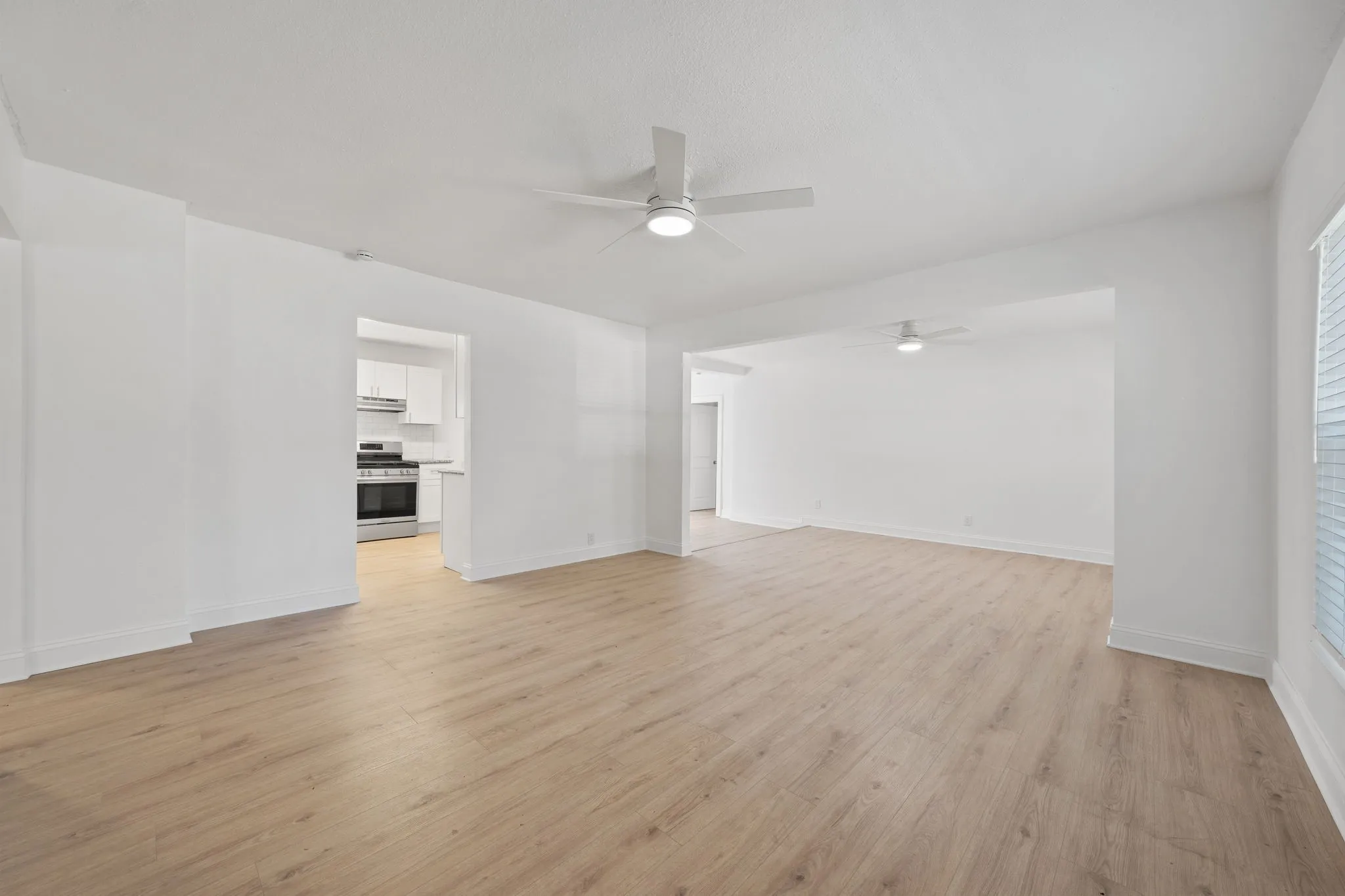 Single Family Residence For Sale in Dallas County , 1608 Maple Drive, Garland, Texas 75042, 3 Bedroom, 2 Bathroom, Garage spaces, 1,330 Sqft, built in 1948, mls#21404475, Real Estate Agent in Garland, Homes For Sale in Dallas county, Homes For Sale in Garland, Realtor in Garland Texas, Real Estate Brokerage Independent Realty Texas, Luminita Cordes Realtor