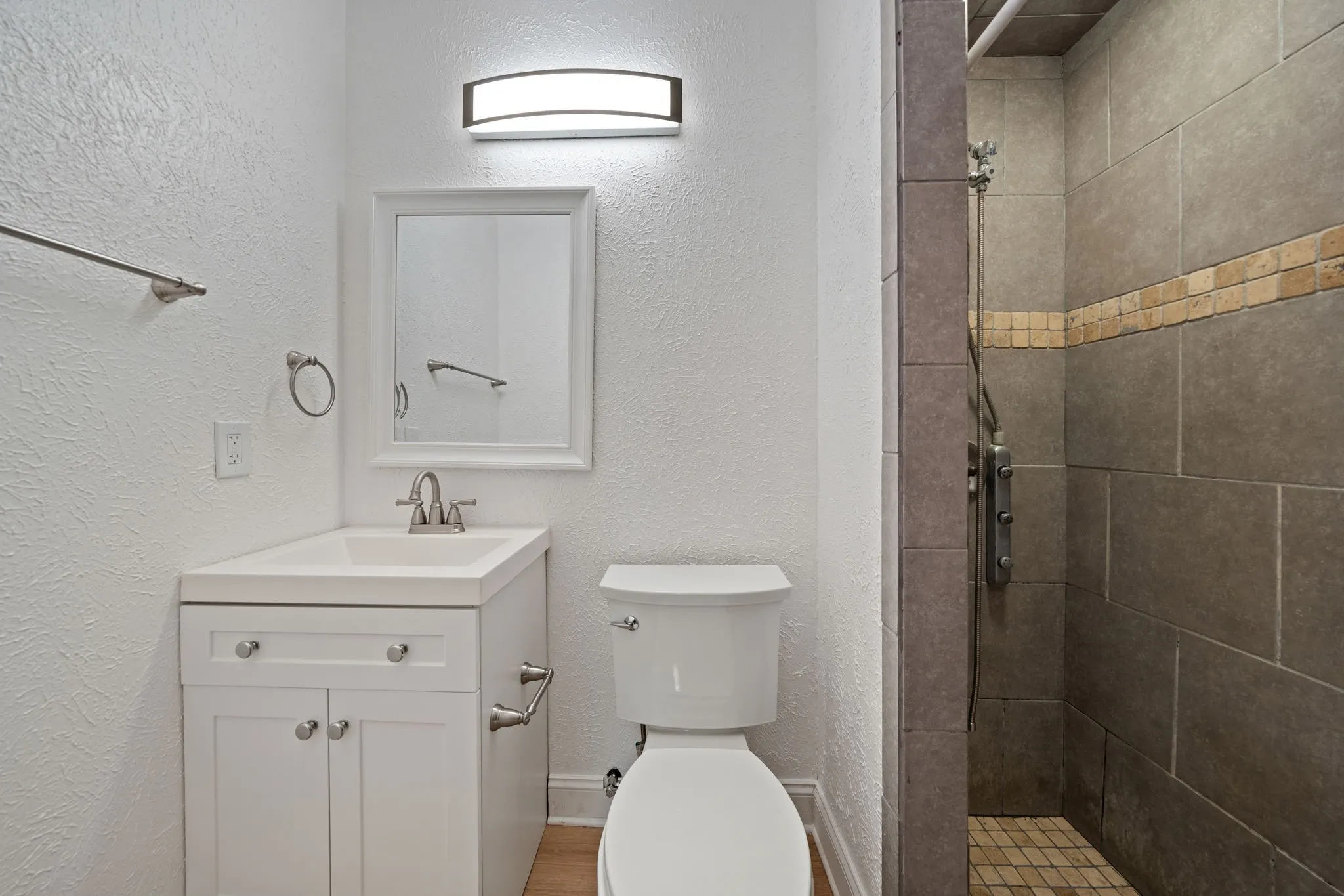 Single Family Residence For Sale in Dallas County , 1608 Maple Drive, Garland, Texas 75042, 3 Bedroom, 2 Bathroom, Garage spaces, 1,330 Sqft, built in 1948, mls#21404475, Real Estate Agent in Garland, Homes For Sale in Dallas county, Homes For Sale in Garland, Realtor in Garland Texas, Real Estate Brokerage Independent Realty Texas, Luminita Cordes Realtor