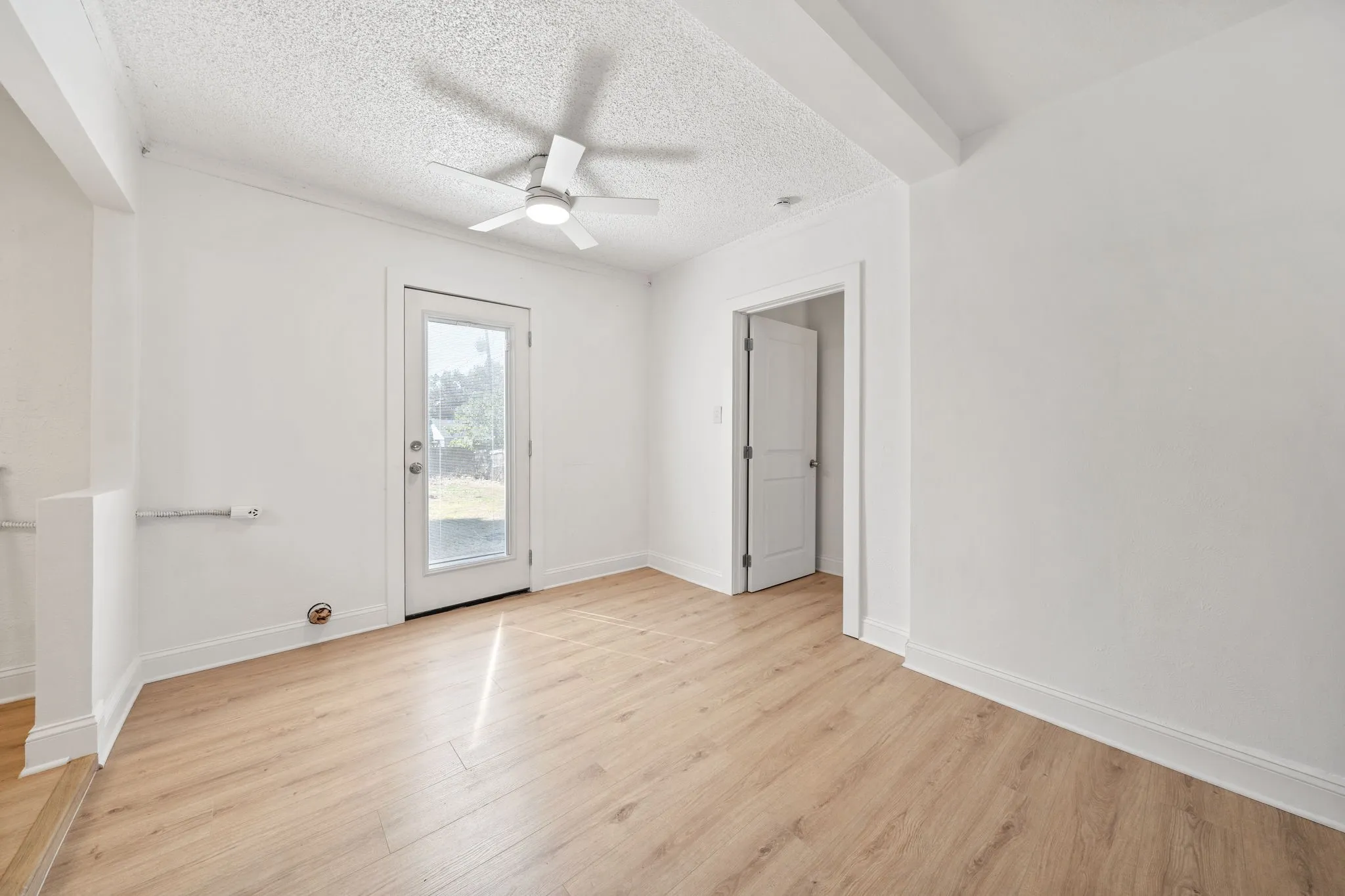 Single Family Residence For Sale in Dallas County , 1608 Maple Drive, Garland, Texas 75042, 3 Bedroom, 2 Bathroom, Garage spaces, 1,330 Sqft, built in 1948, mls#21404475, Real Estate Agent in Garland, Homes For Sale in Dallas county, Homes For Sale in Garland, Realtor in Garland Texas, Real Estate Brokerage Independent Realty Texas, Luminita Cordes Realtor