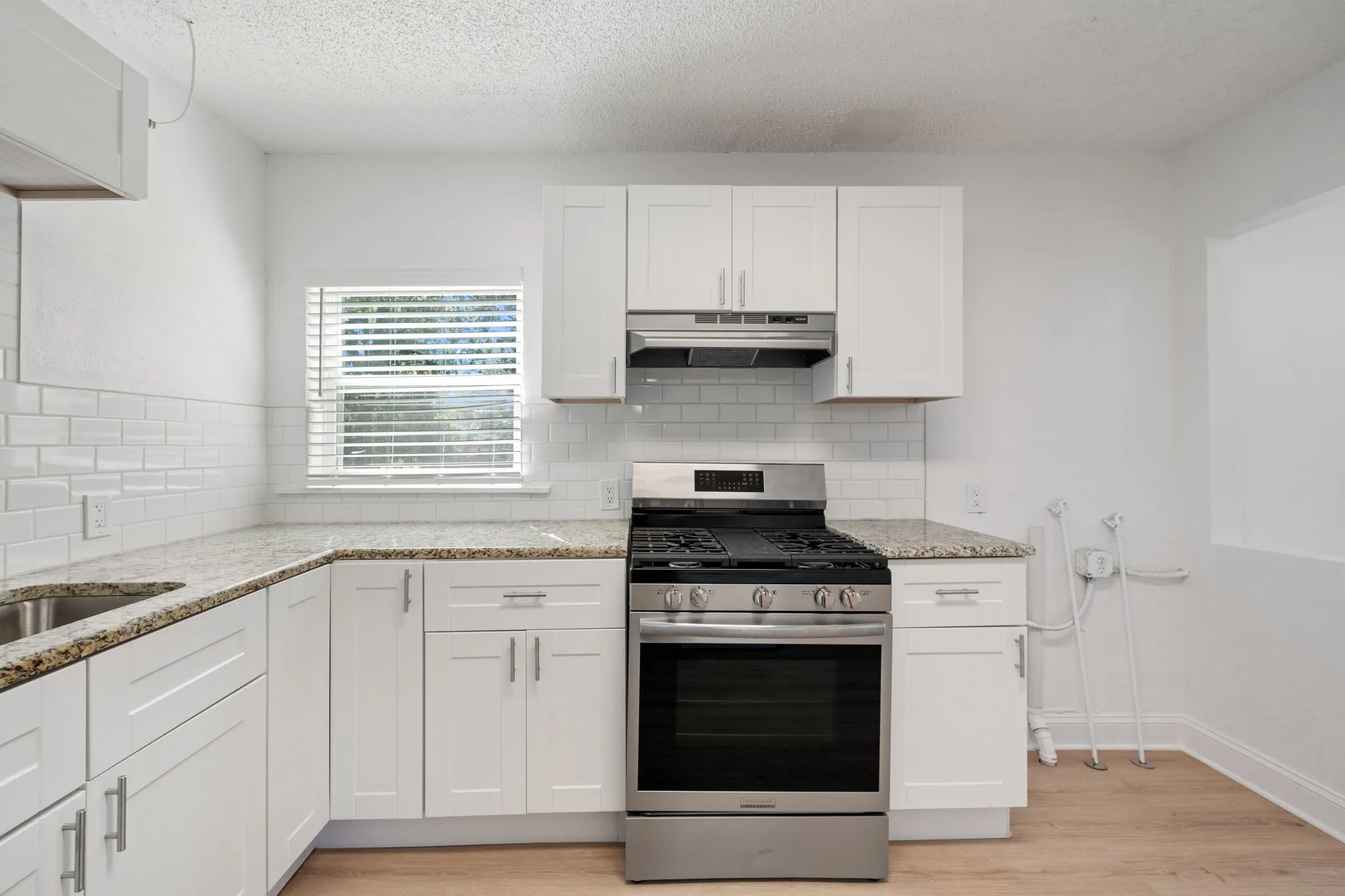 Single Family Residence For Sale in Dallas County , 1608 Maple Drive, Garland, Texas 75042, 3 Bedroom, 2 Bathroom, Garage spaces, 1,330 Sqft, built in 1948, mls#21404475, Real Estate Agent in Garland, Homes For Sale in Dallas county, Homes For Sale in Garland, Realtor in Garland Texas, Real Estate Brokerage Independent Realty Texas, Luminita Cordes Realtor
