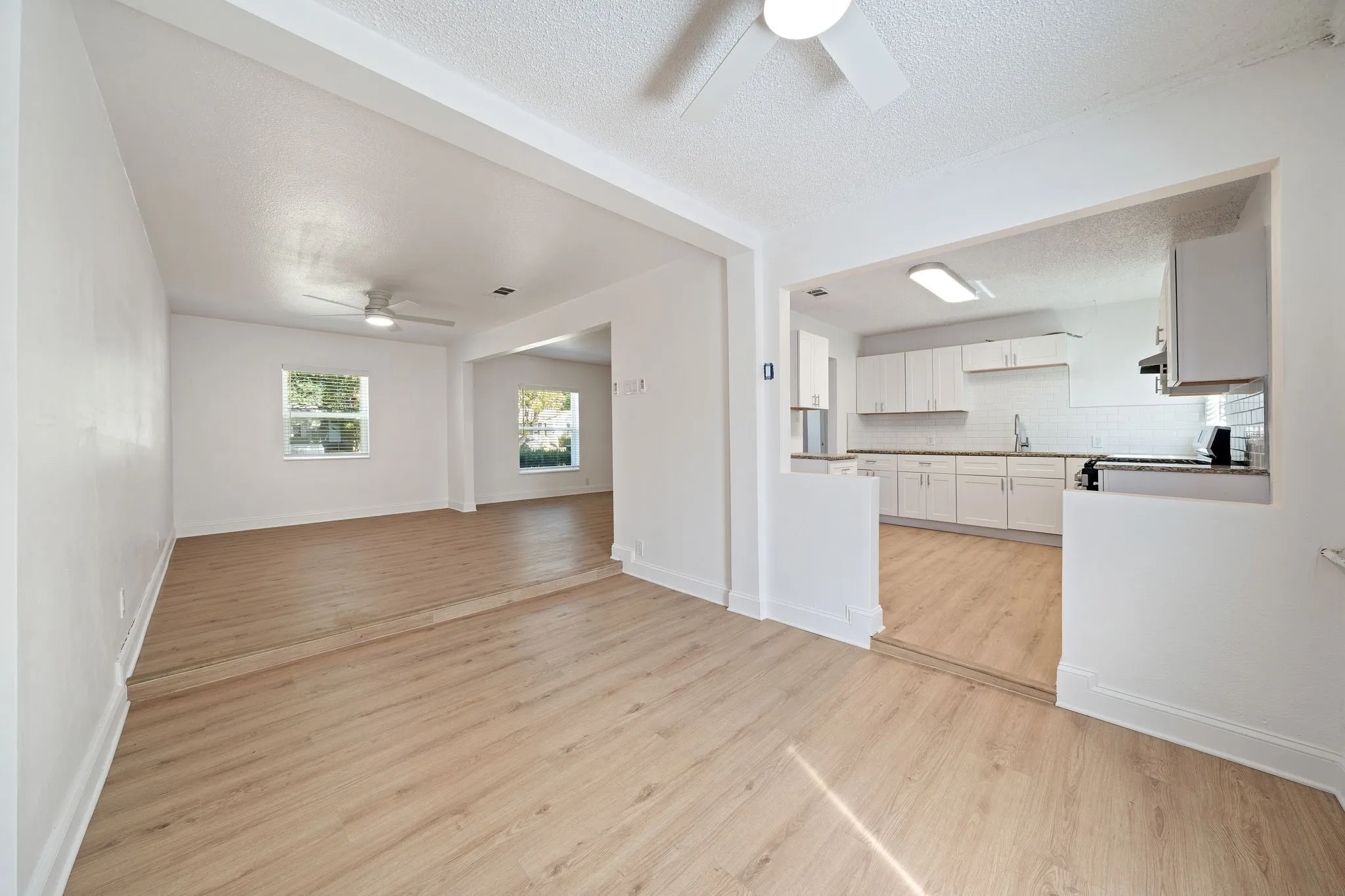 Single Family Residence For Sale in Dallas County , 1608 Maple Drive, Garland, Texas 75042, 3 Bedroom, 2 Bathroom, Garage spaces, 1,330 Sqft, built in 1948, mls#21404475, Real Estate Agent in Garland, Homes For Sale in Dallas county, Homes For Sale in Garland, Realtor in Garland Texas, Real Estate Brokerage Independent Realty Texas, Luminita Cordes Realtor