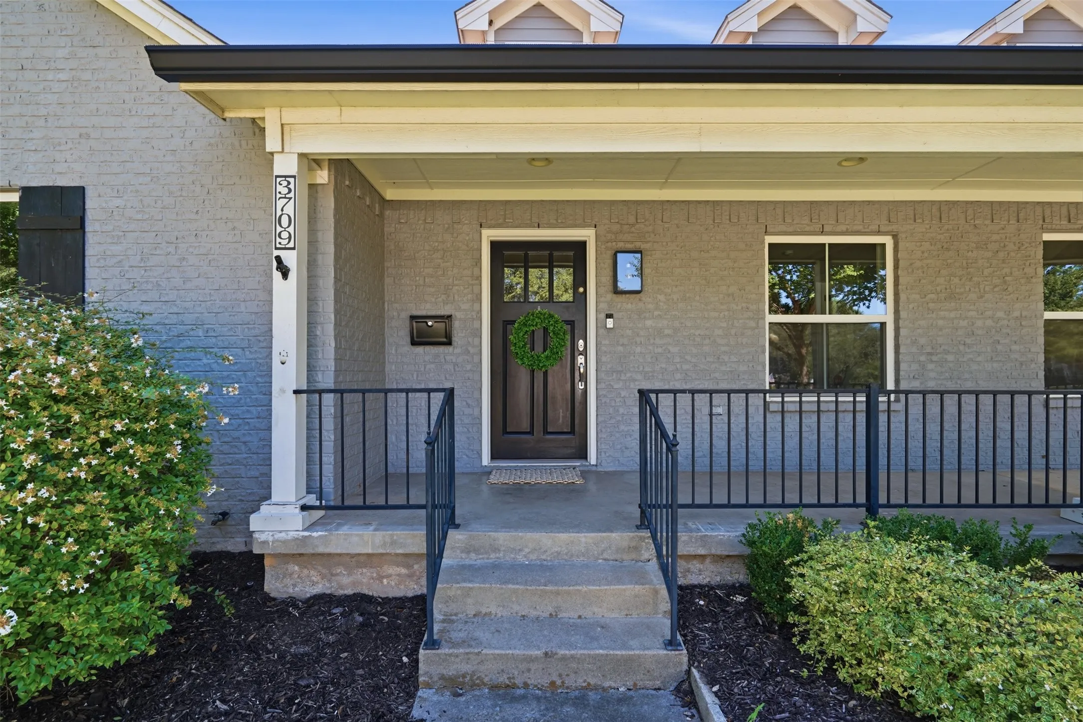 Single Family Residence For Sale in Tarrant County , 3709 Wildwood Road, Fort Worth, Texas 76107, 4 Bedroom, 2 Bathroom, 2 Garage spaces, 2,248 Sqft, built in 1942, mls#21380962, Real Estate Agent in Fort Worth, Homes For Sale in Tarrant county, Homes For Sale in Fort Worth, Realtor in Fort Worth Texas, Real Estate Brokerage Independent Realty Texas, Luminita Cordes Realtor