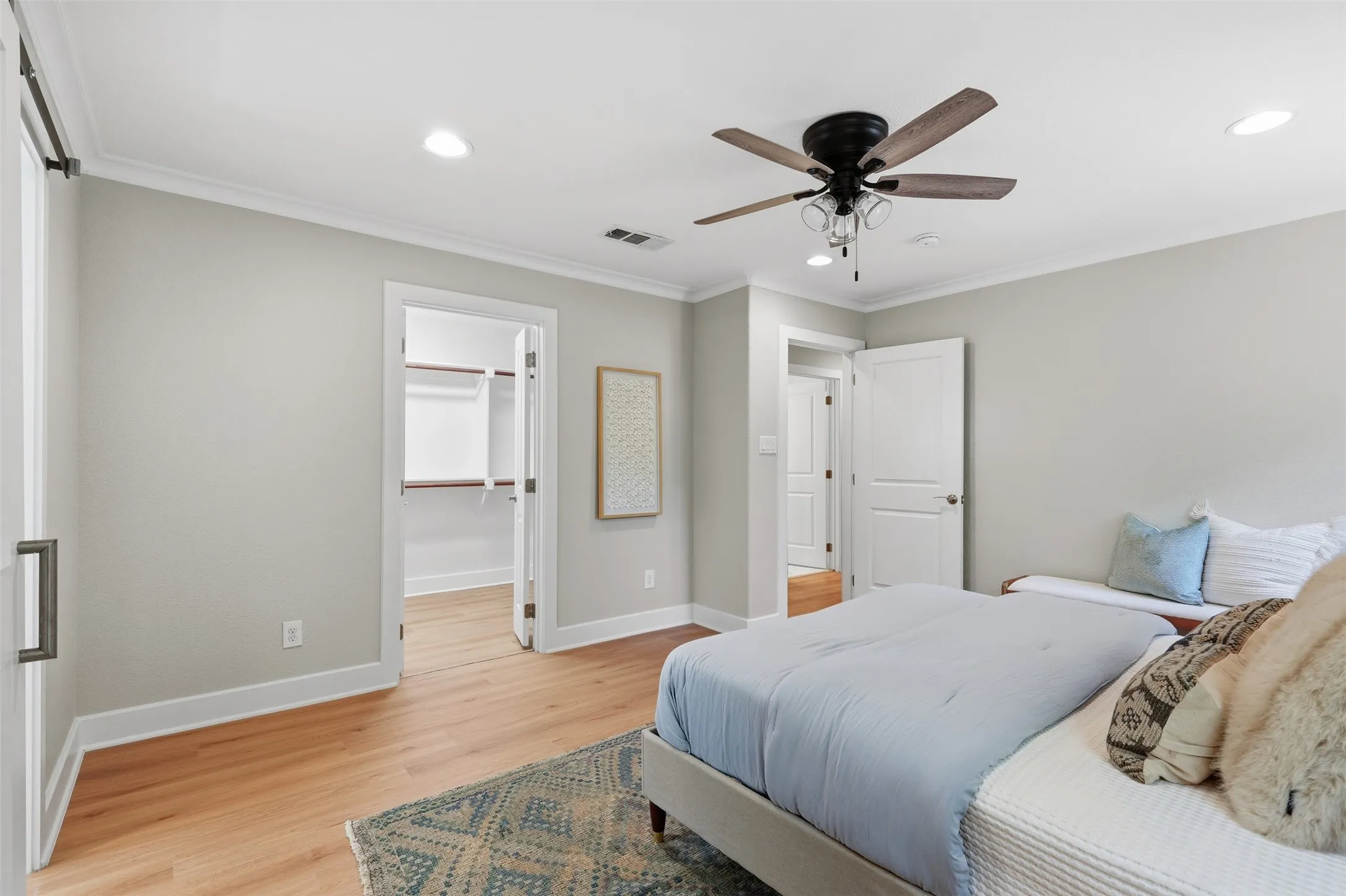 Single Family Residence For Sale in Tarrant County , 3709 Wildwood Road, Fort Worth, Texas 76107, 4 Bedroom, 2 Bathroom, 2 Garage spaces, 2,248 Sqft, built in 1942, mls#21380962, Real Estate Agent in Fort Worth, Homes For Sale in Tarrant county, Homes For Sale in Fort Worth, Realtor in Fort Worth Texas, Real Estate Brokerage Independent Realty Texas, Luminita Cordes Realtor
