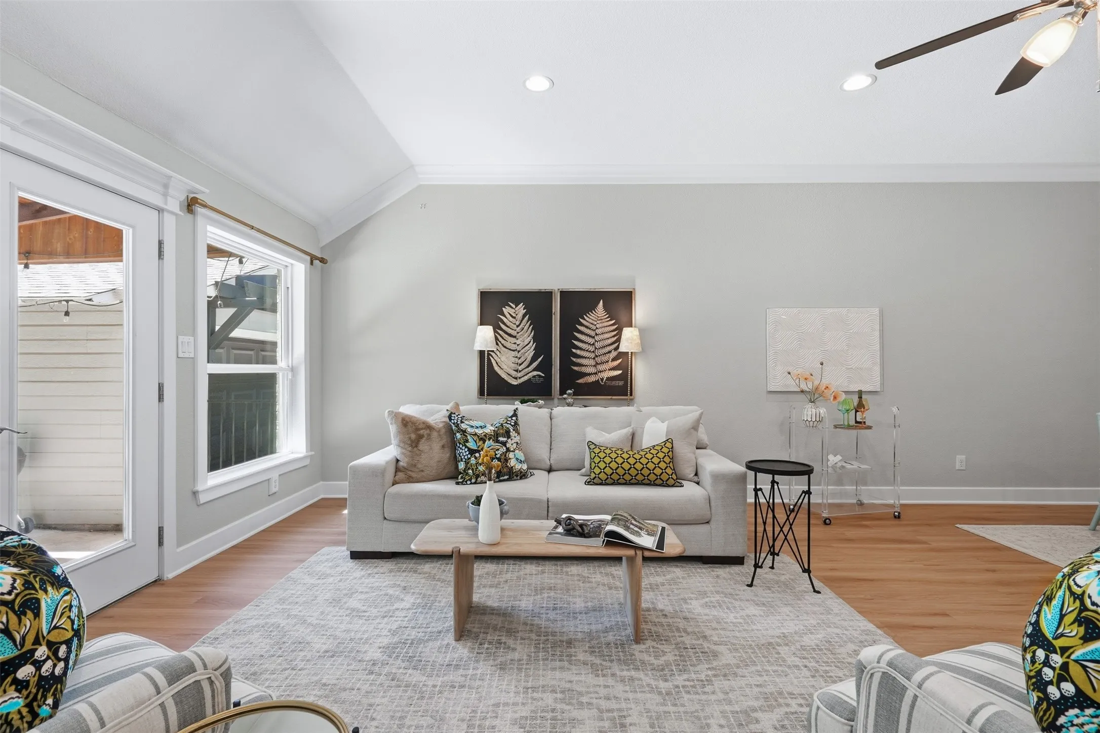 Single Family Residence For Sale in Tarrant County , 3709 Wildwood Road, Fort Worth, Texas 76107, 4 Bedroom, 2 Bathroom, 2 Garage spaces, 2,248 Sqft, built in 1942, mls#21380962, Real Estate Agent in Fort Worth, Homes For Sale in Tarrant county, Homes For Sale in Fort Worth, Realtor in Fort Worth Texas, Real Estate Brokerage Independent Realty Texas, Luminita Cordes Realtor