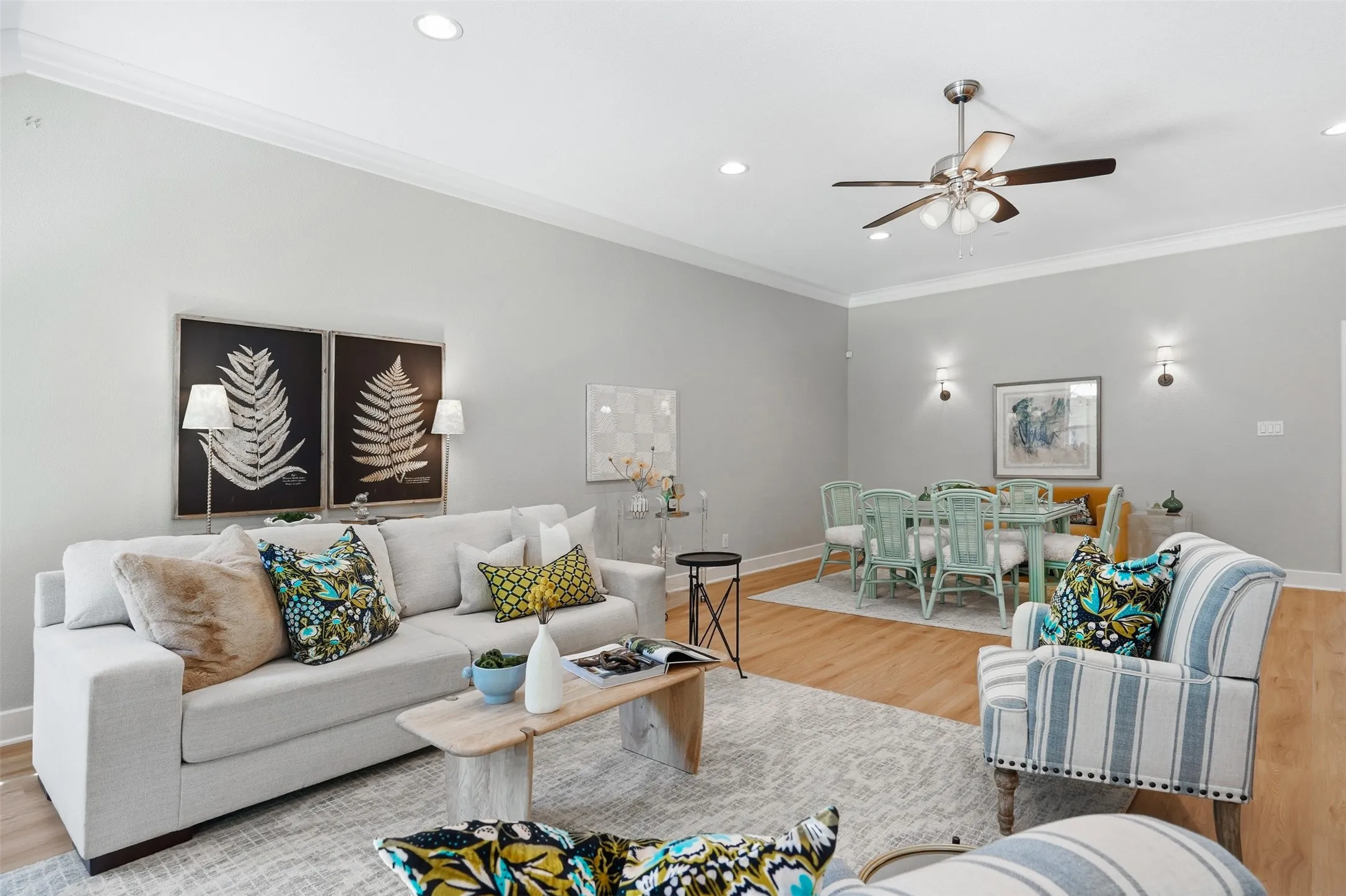 Single Family Residence For Sale in Tarrant County , 3709 Wildwood Road, Fort Worth, Texas 76107, 4 Bedroom, 2 Bathroom, 2 Garage spaces, 2,248 Sqft, built in 1942, mls#21380962, Real Estate Agent in Fort Worth, Homes For Sale in Tarrant county, Homes For Sale in Fort Worth, Realtor in Fort Worth Texas, Real Estate Brokerage Independent Realty Texas, Luminita Cordes Realtor