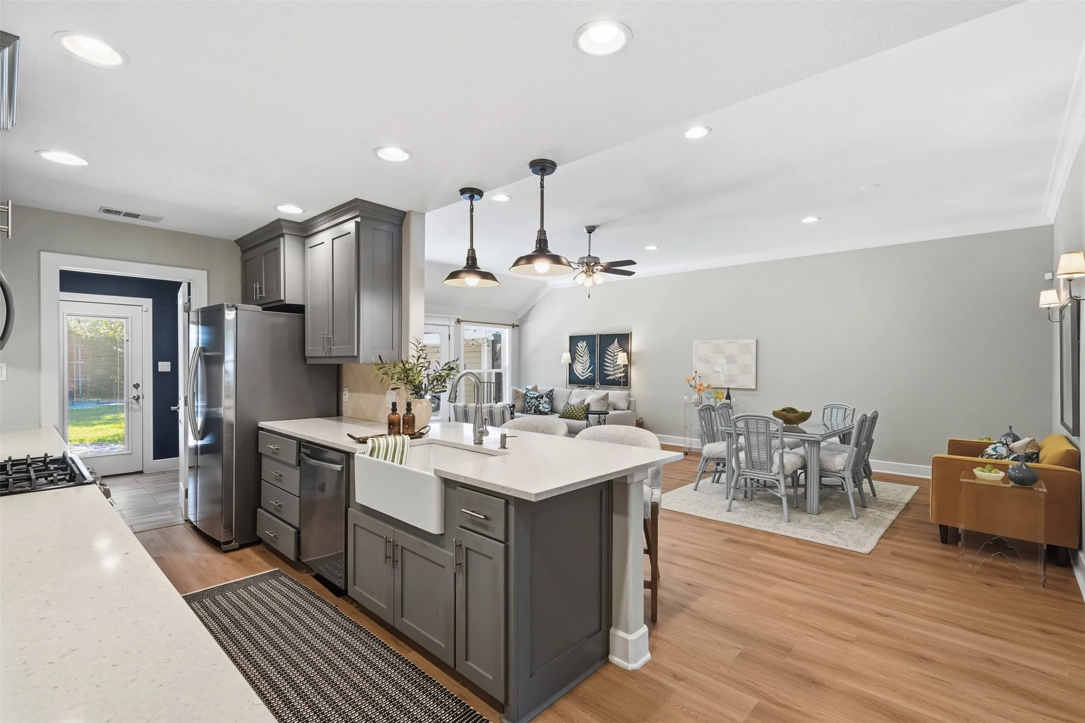 Single Family Residence For Sale in Tarrant County , 3709 Wildwood Road, Fort Worth, Texas 76107, 4 Bedroom, 2 Bathroom, 2 Garage spaces, 2,248 Sqft, built in 1942, mls#21380962, Real Estate Agent in Fort Worth, Homes For Sale in Tarrant county, Homes For Sale in Fort Worth, Realtor in Fort Worth Texas, Real Estate Brokerage Independent Realty Texas, Luminita Cordes Realtor