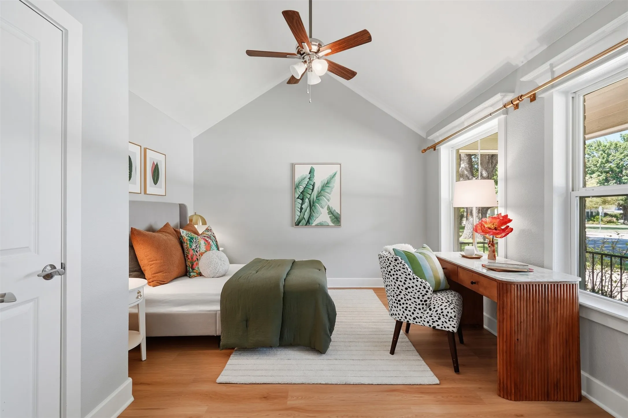 Single Family Residence For Sale in Tarrant County , 3709 Wildwood Road, Fort Worth, Texas 76107, 4 Bedroom, 2 Bathroom, 2 Garage spaces, 2,248 Sqft, built in 1942, mls#21380962, Real Estate Agent in Fort Worth, Homes For Sale in Tarrant county, Homes For Sale in Fort Worth, Realtor in Fort Worth Texas, Real Estate Brokerage Independent Realty Texas, Luminita Cordes Realtor