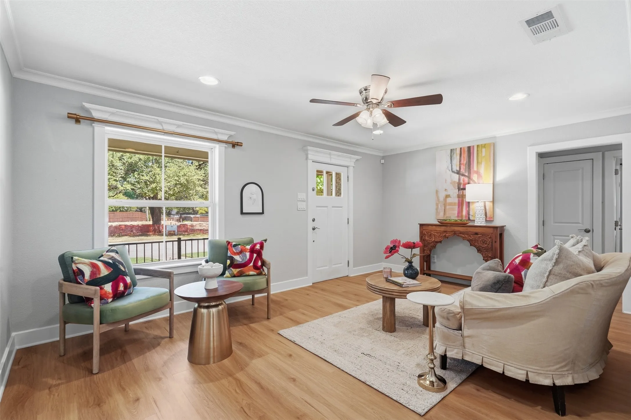 Single Family Residence For Sale in Tarrant County , 3709 Wildwood Road, Fort Worth, Texas 76107, 4 Bedroom, 2 Bathroom, 2 Garage spaces, 2,248 Sqft, built in 1942, mls#21380962, Real Estate Agent in Fort Worth, Homes For Sale in Tarrant county, Homes For Sale in Fort Worth, Realtor in Fort Worth Texas, Real Estate Brokerage Independent Realty Texas, Luminita Cordes Realtor