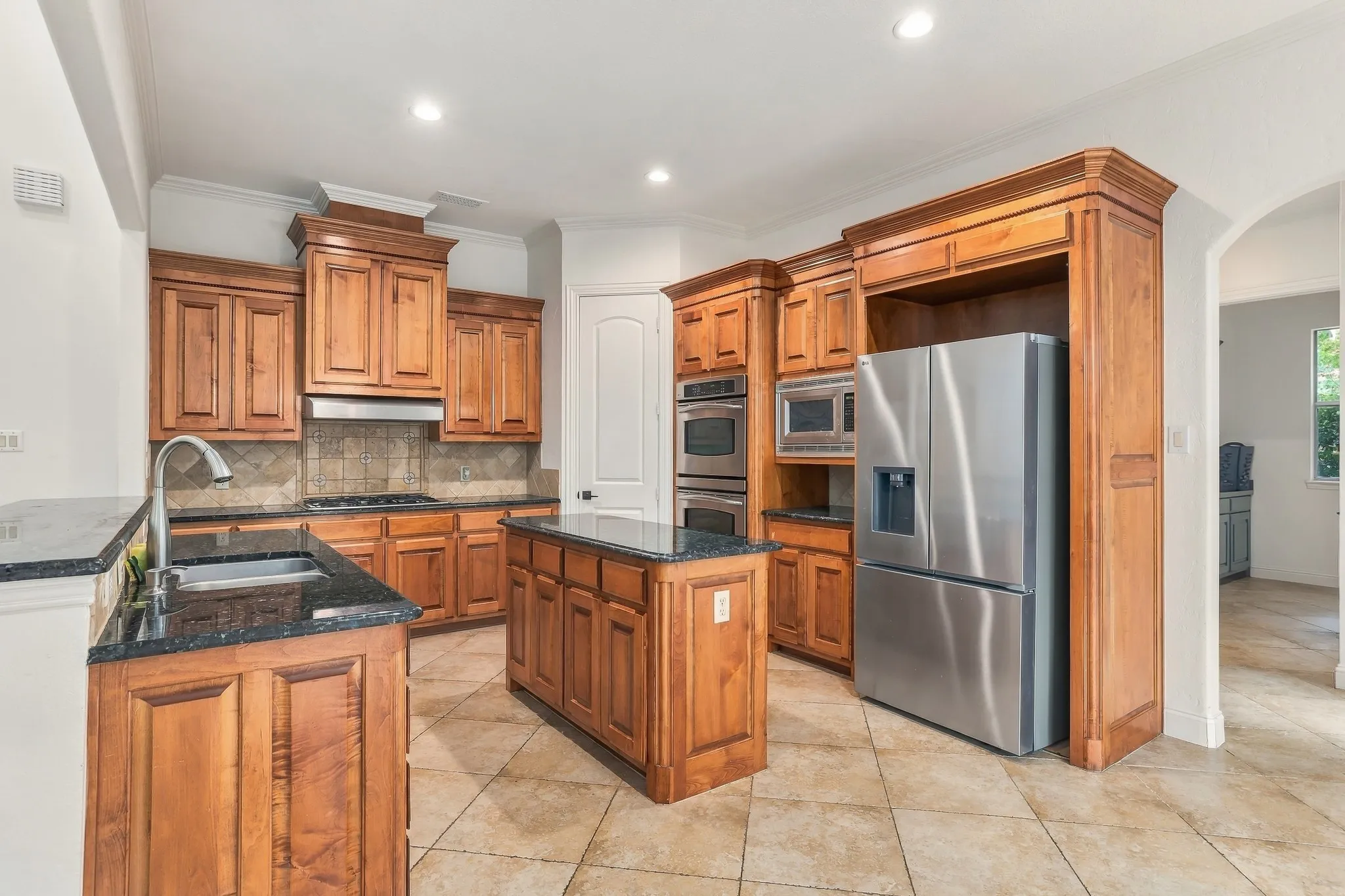 Single Family Residence For Sale in Tarrant County , 1803 Pintail Parkway, Euless, Texas 76039, 4 Bedroom, 4 Bathroom, 3 Garage spaces, 3,381 Sqft, built in 2005, mls#21399955, Real Estate Agent in Euless, Homes For Sale in Tarrant county, Homes For Sale in Euless, Realtor in Euless Texas, Real Estate Brokerage Independent Realty Texas, Luminita Cordes Realtor