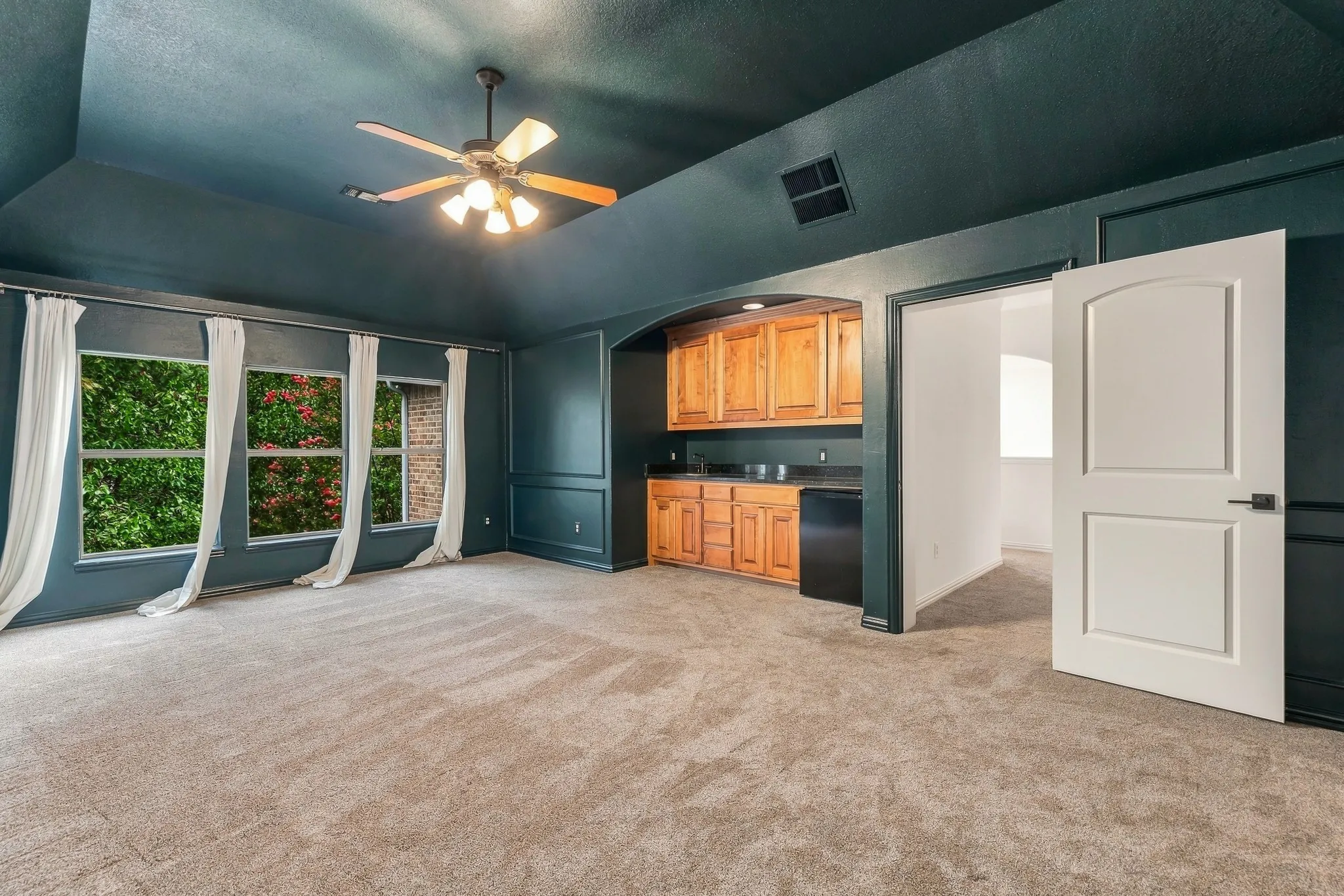Single Family Residence For Sale in Tarrant County , 1803 Pintail Parkway, Euless, Texas 76039, 4 Bedroom, 4 Bathroom, 3 Garage spaces, 3,381 Sqft, built in 2005, mls#21399955, Real Estate Agent in Euless, Homes For Sale in Tarrant county, Homes For Sale in Euless, Realtor in Euless Texas, Real Estate Brokerage Independent Realty Texas, Luminita Cordes Realtor