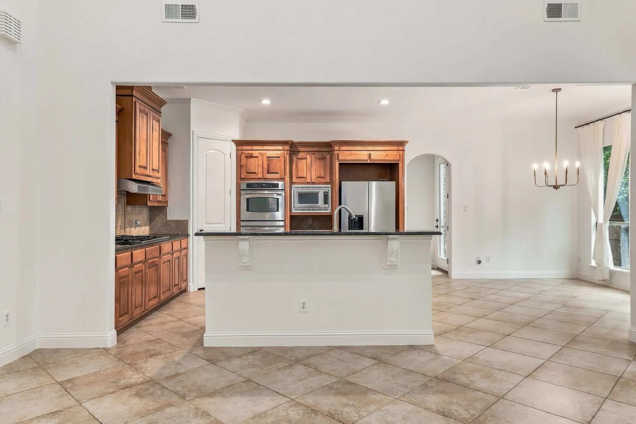 Single Family Residence For Sale in Tarrant County , 1803 Pintail Parkway, Euless, Texas 76039, 4 Bedroom, 4 Bathroom, 3 Garage spaces, 3,381 Sqft, built in 2005, mls#21399955, Real Estate Agent in Euless, Homes For Sale in Tarrant county, Homes For Sale in Euless, Realtor in Euless Texas, Real Estate Brokerage Independent Realty Texas, Luminita Cordes Realtor