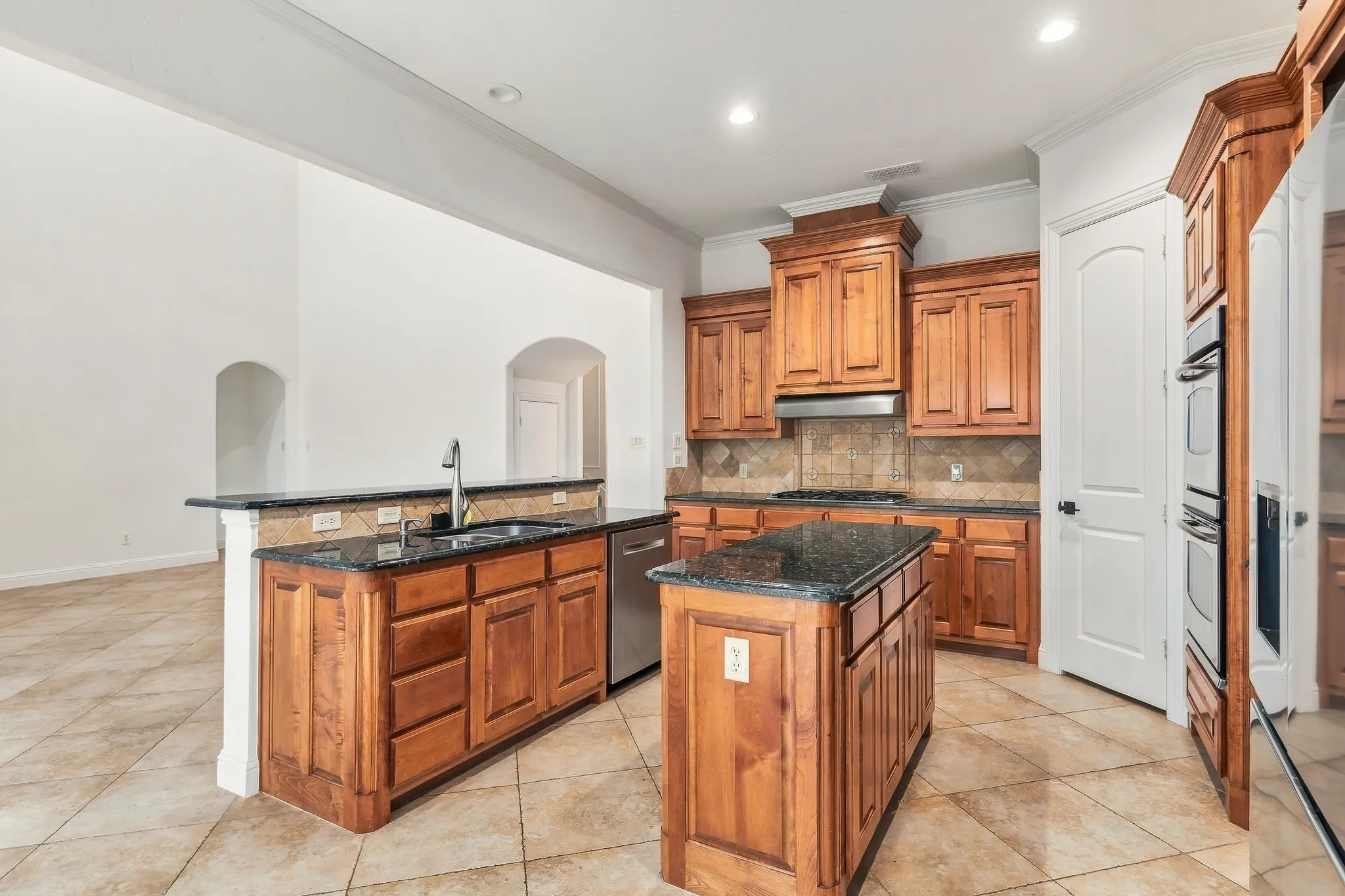 Single Family Residence For Sale in Tarrant County , 1803 Pintail Parkway, Euless, Texas 76039, 4 Bedroom, 4 Bathroom, 3 Garage spaces, 3,381 Sqft, built in 2005, mls#21399955, Real Estate Agent in Euless, Homes For Sale in Tarrant county, Homes For Sale in Euless, Realtor in Euless Texas, Real Estate Brokerage Independent Realty Texas, Luminita Cordes Realtor
