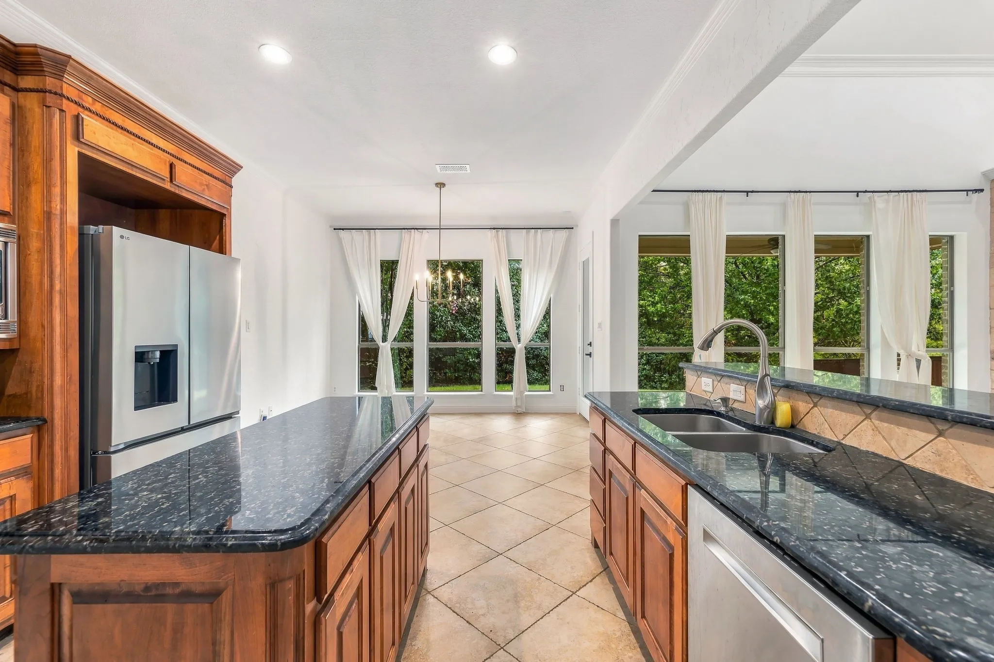 Single Family Residence For Sale in Tarrant County , 1803 Pintail Parkway, Euless, Texas 76039, 4 Bedroom, 4 Bathroom, 3 Garage spaces, 3,381 Sqft, built in 2005, mls#21399955, Real Estate Agent in Euless, Homes For Sale in Tarrant county, Homes For Sale in Euless, Realtor in Euless Texas, Real Estate Brokerage Independent Realty Texas, Luminita Cordes Realtor