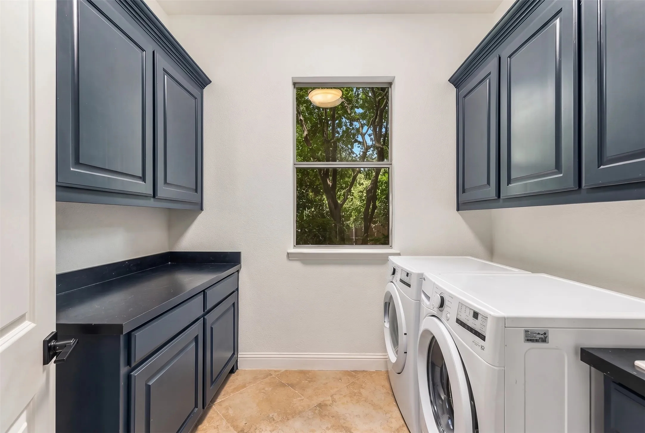 Single Family Residence For Sale in Tarrant County , 1803 Pintail Parkway, Euless, Texas 76039, 4 Bedroom, 4 Bathroom, 3 Garage spaces, 3,381 Sqft, built in 2005, mls#21399955, Real Estate Agent in Euless, Homes For Sale in Tarrant county, Homes For Sale in Euless, Realtor in Euless Texas, Real Estate Brokerage Independent Realty Texas, Luminita Cordes Realtor