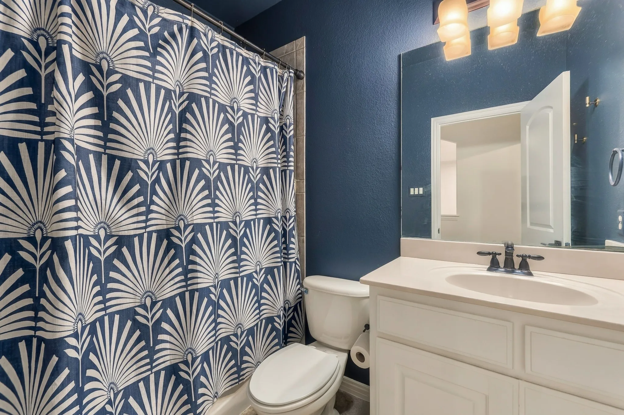 Single Family Residence For Sale in Tarrant County , 1803 Pintail Parkway, Euless, Texas 76039, 4 Bedroom, 4 Bathroom, 3 Garage spaces, 3,381 Sqft, built in 2005, mls#21399955, Real Estate Agent in Euless, Homes For Sale in Tarrant county, Homes For Sale in Euless, Realtor in Euless Texas, Real Estate Brokerage Independent Realty Texas, Luminita Cordes Realtor