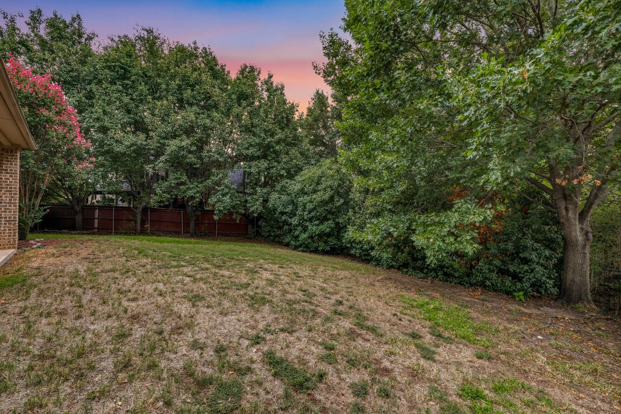 Single Family Residence For Sale in Tarrant County , 1803 Pintail Parkway, Euless, Texas 76039, 4 Bedroom, 4 Bathroom, 3 Garage spaces, 3,381 Sqft, built in 2005, mls#21399955, Real Estate Agent in Euless, Homes For Sale in Tarrant county, Homes For Sale in Euless, Realtor in Euless Texas, Real Estate Brokerage Independent Realty Texas, Luminita Cordes Realtor