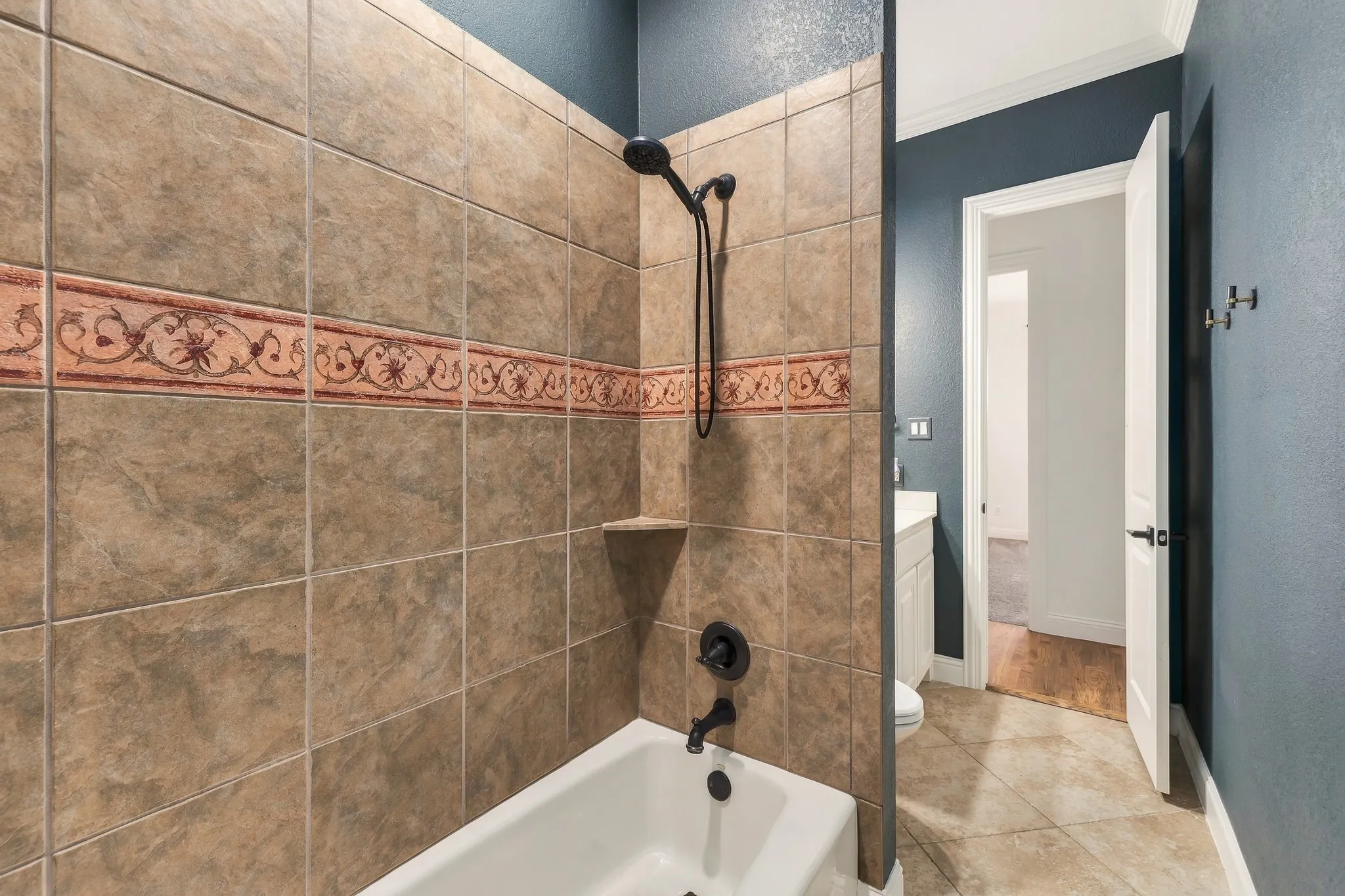 Single Family Residence For Sale in Tarrant County , 1803 Pintail Parkway, Euless, Texas 76039, 4 Bedroom, 4 Bathroom, 3 Garage spaces, 3,381 Sqft, built in 2005, mls#21399955, Real Estate Agent in Euless, Homes For Sale in Tarrant county, Homes For Sale in Euless, Realtor in Euless Texas, Real Estate Brokerage Independent Realty Texas, Luminita Cordes Realtor