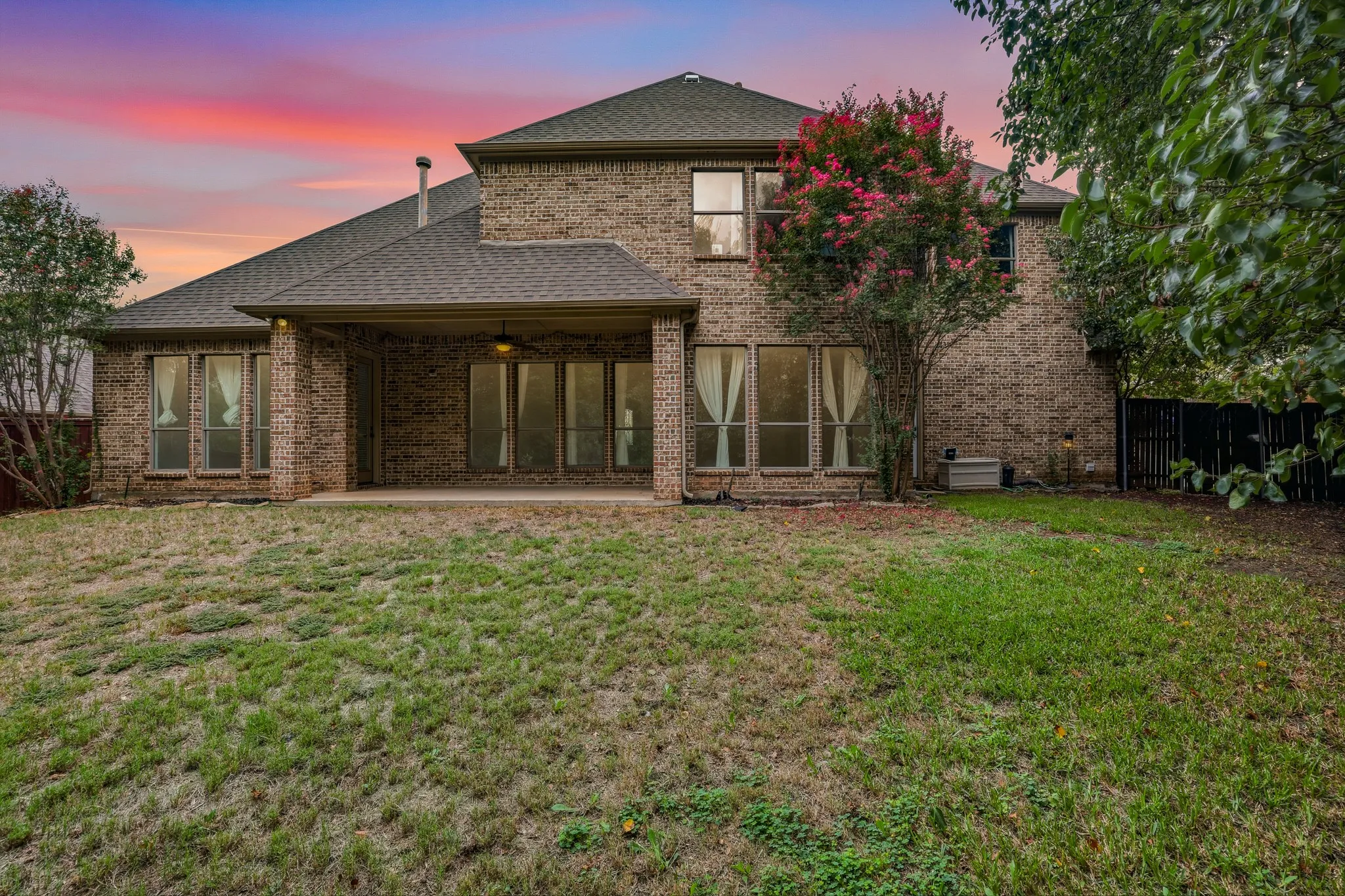 Single Family Residence For Sale in Tarrant County , 1803 Pintail Parkway, Euless, Texas 76039, 4 Bedroom, 4 Bathroom, 3 Garage spaces, 3,381 Sqft, built in 2005, mls#21399955, Real Estate Agent in Euless, Homes For Sale in Tarrant county, Homes For Sale in Euless, Realtor in Euless Texas, Real Estate Brokerage Independent Realty Texas, Luminita Cordes Realtor